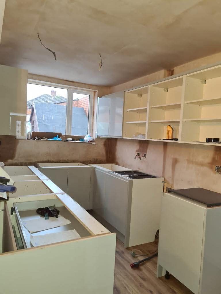 Kitchen with hanging extractor, Rugby