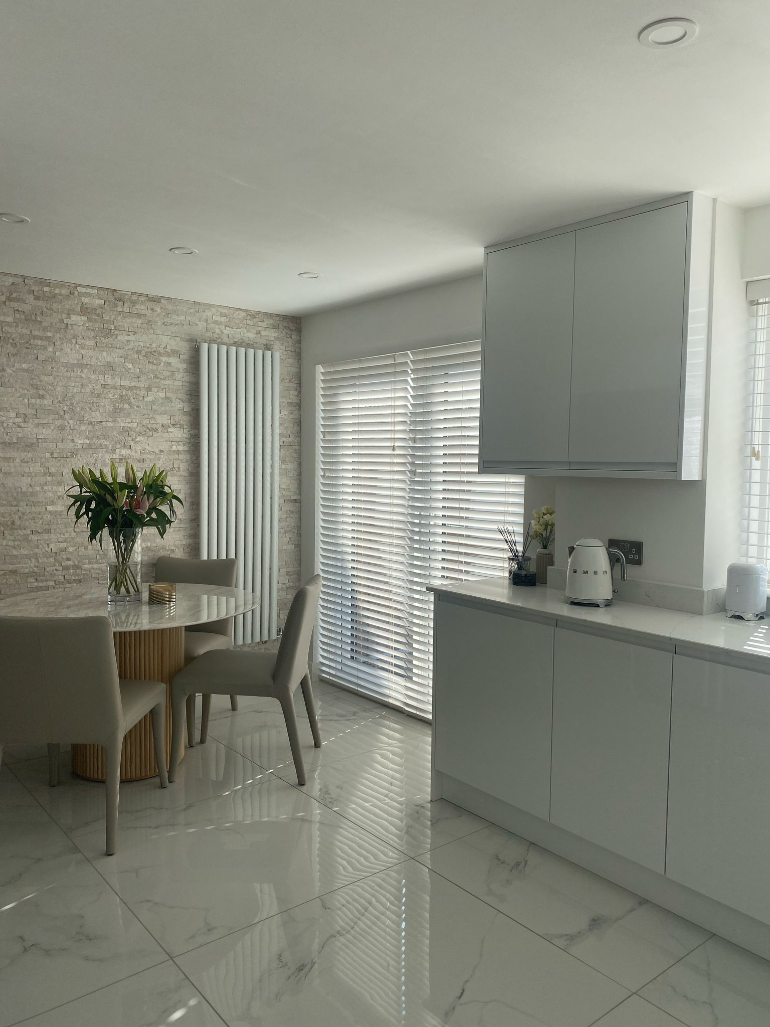Kitchen with 900 x 900 tiles
