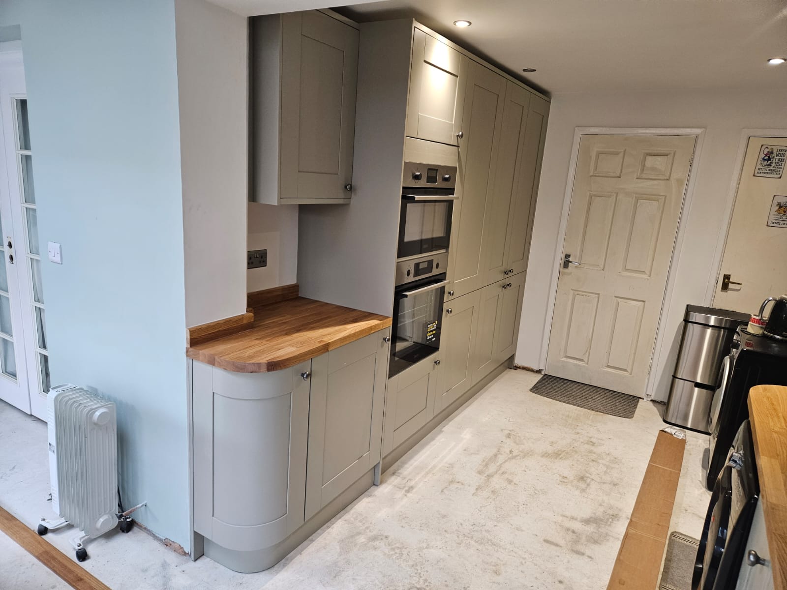 Large solid oak kitchen, Leamington Spa