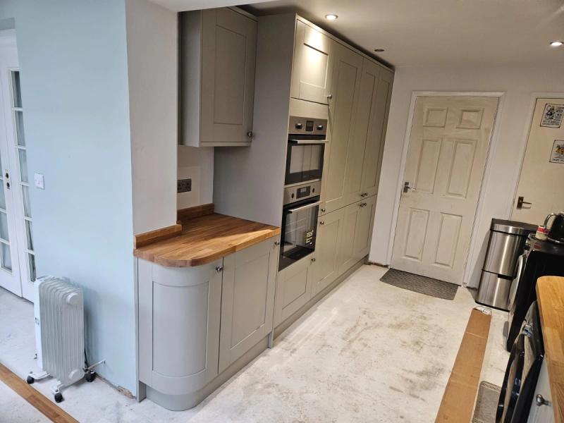Large solid oak kitchen, Leamington Spa