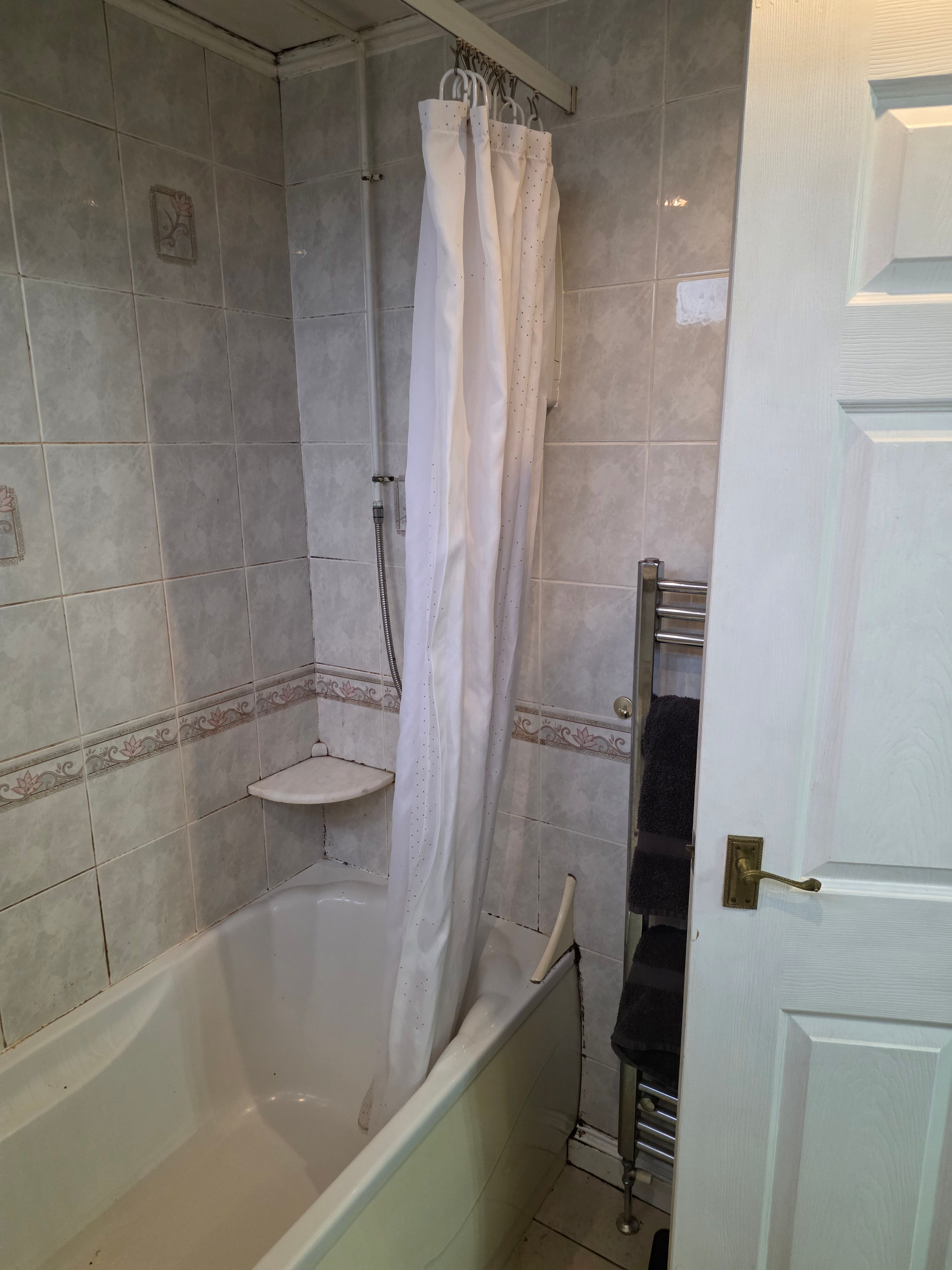 Three bathrooms in one house, Nuneaton