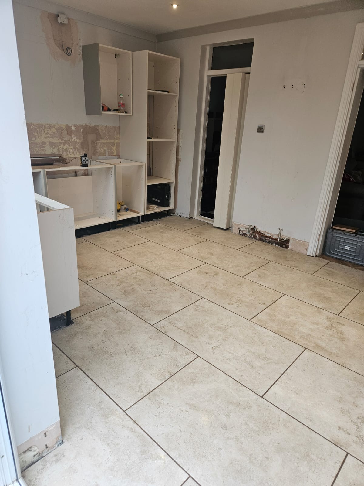 Light large-format floor tiles, Nuneaton