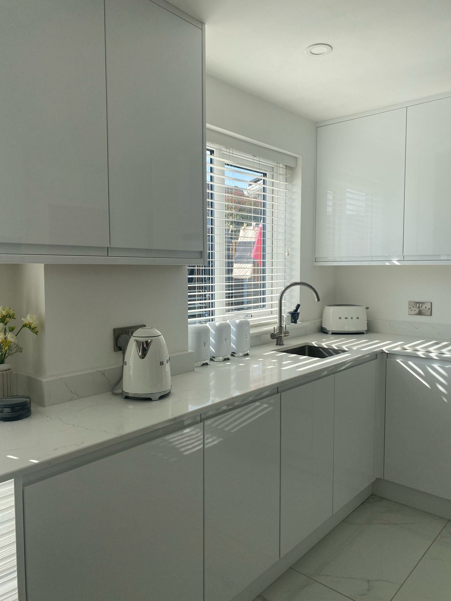 Kitchen with 900 x 900 tiles