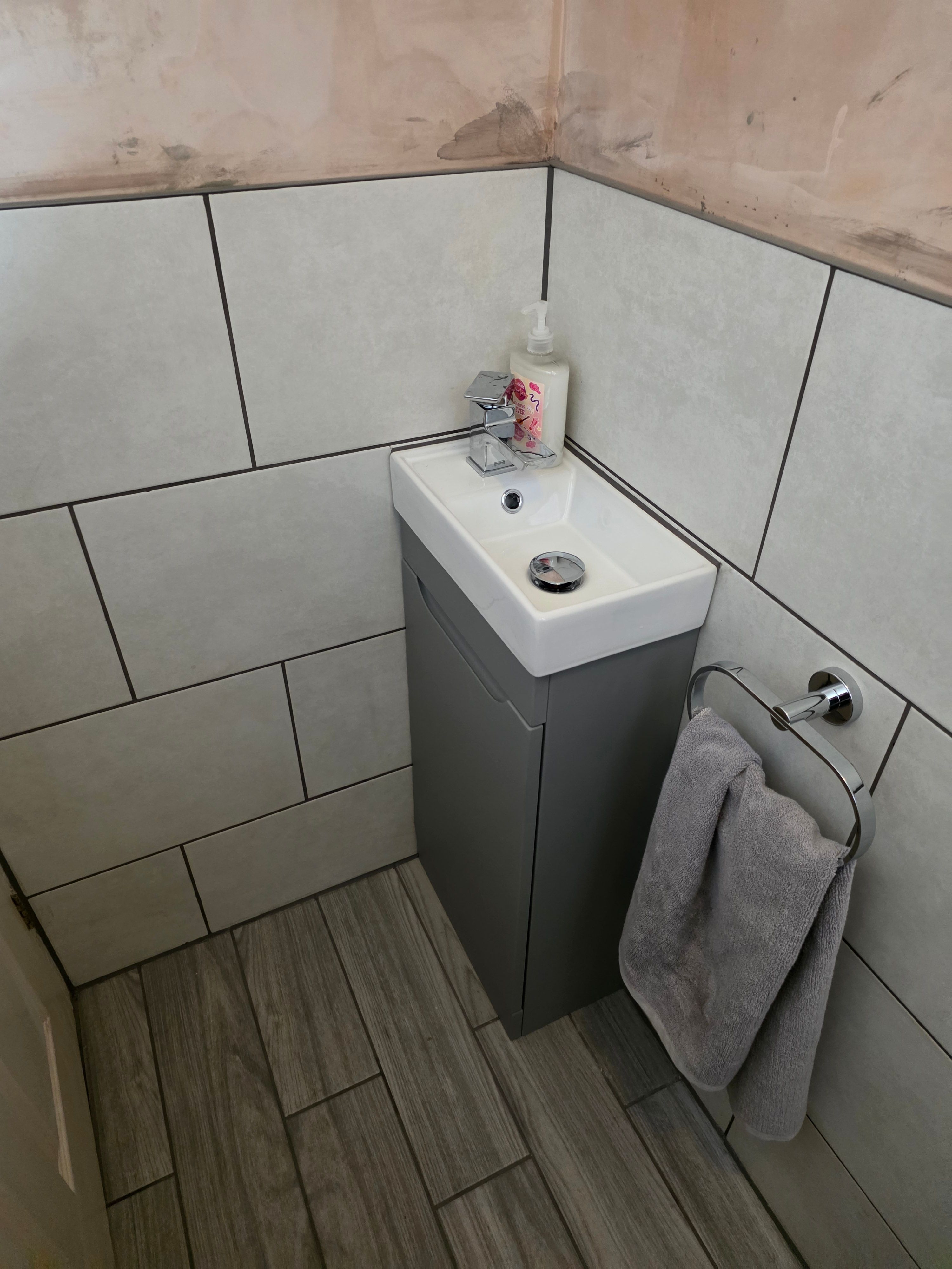 Three bathrooms in one house, Nuneaton