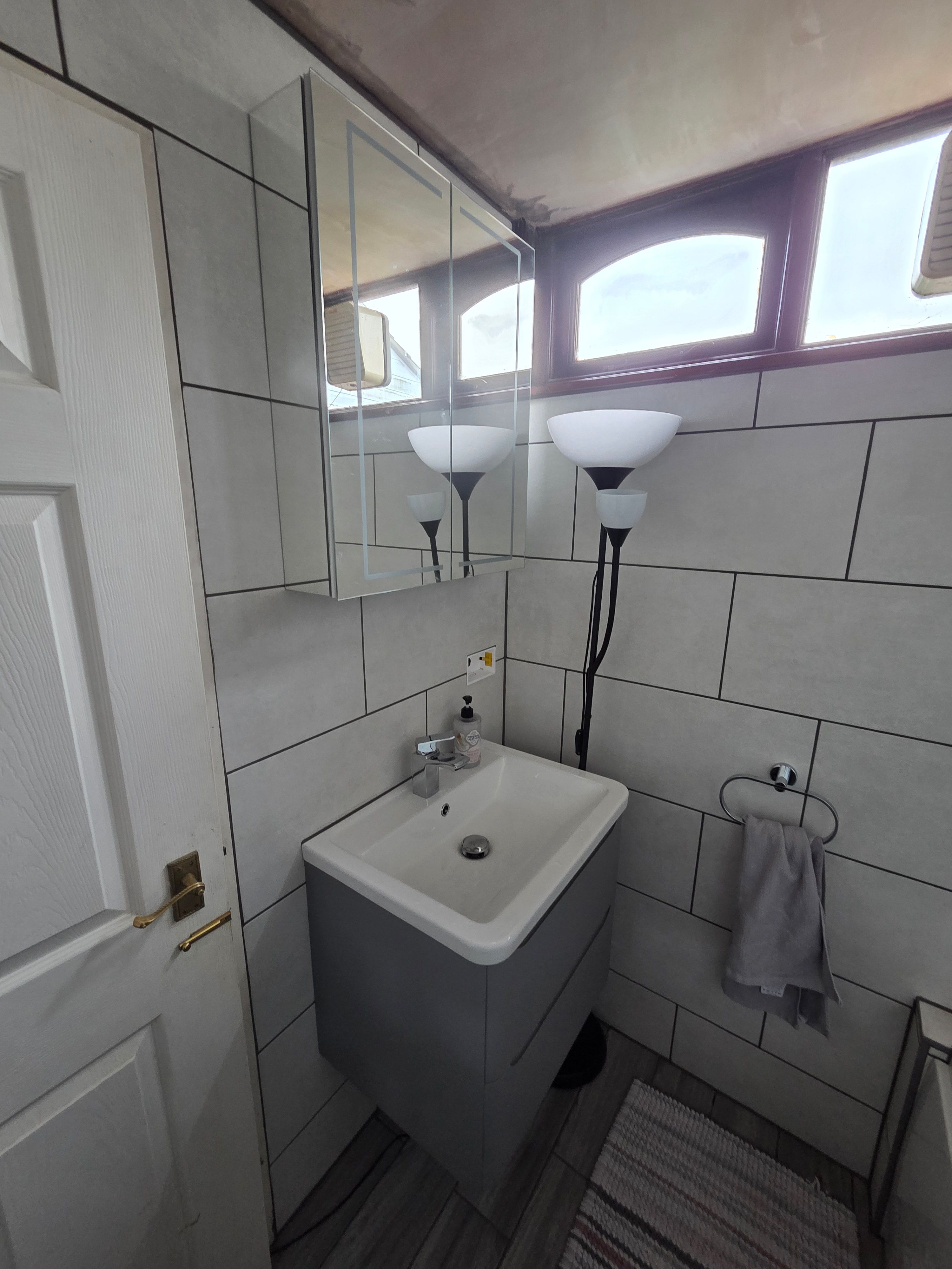 Three bathrooms in one house, Nuneaton