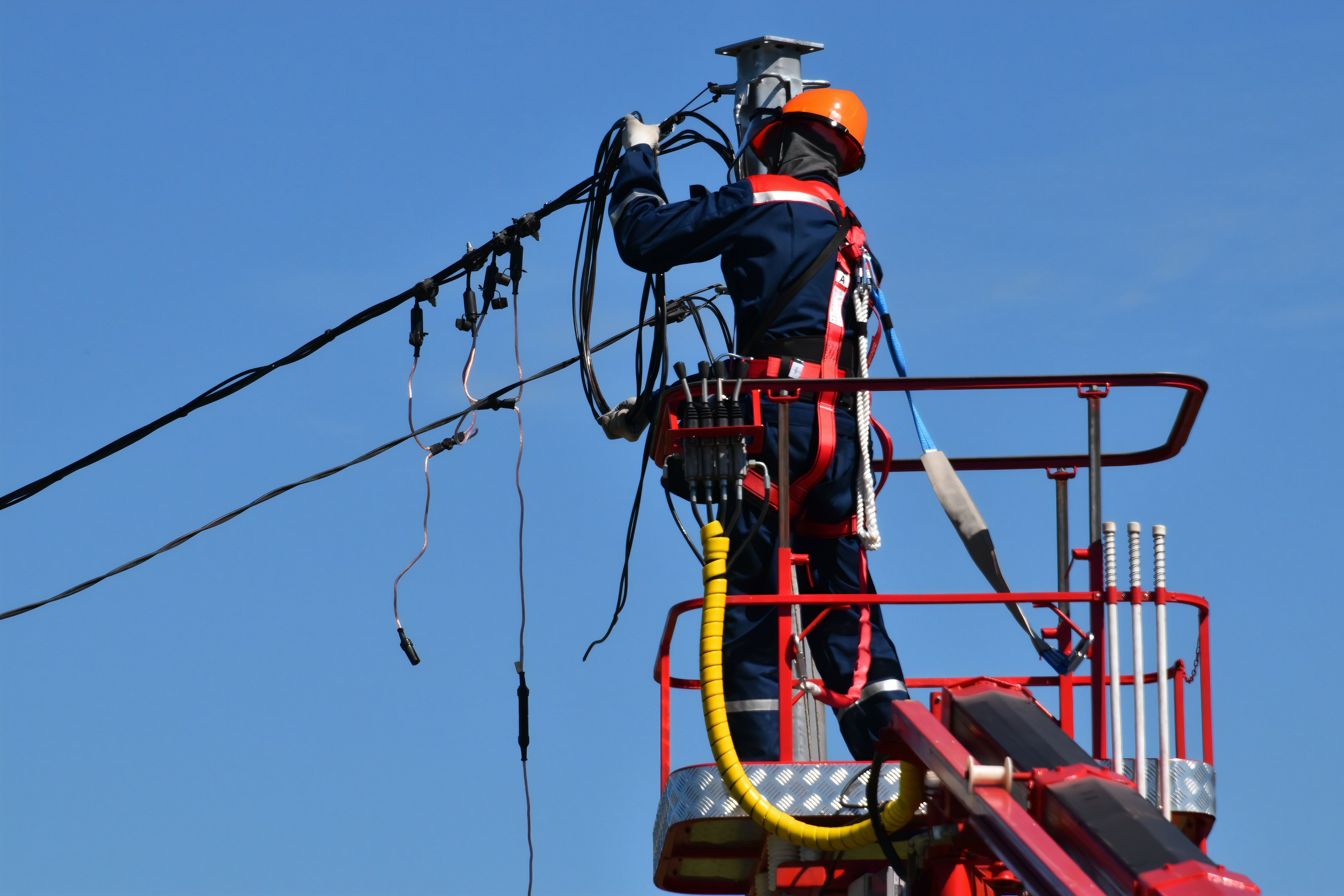 Power%20Pole%20Repair.jpeg
