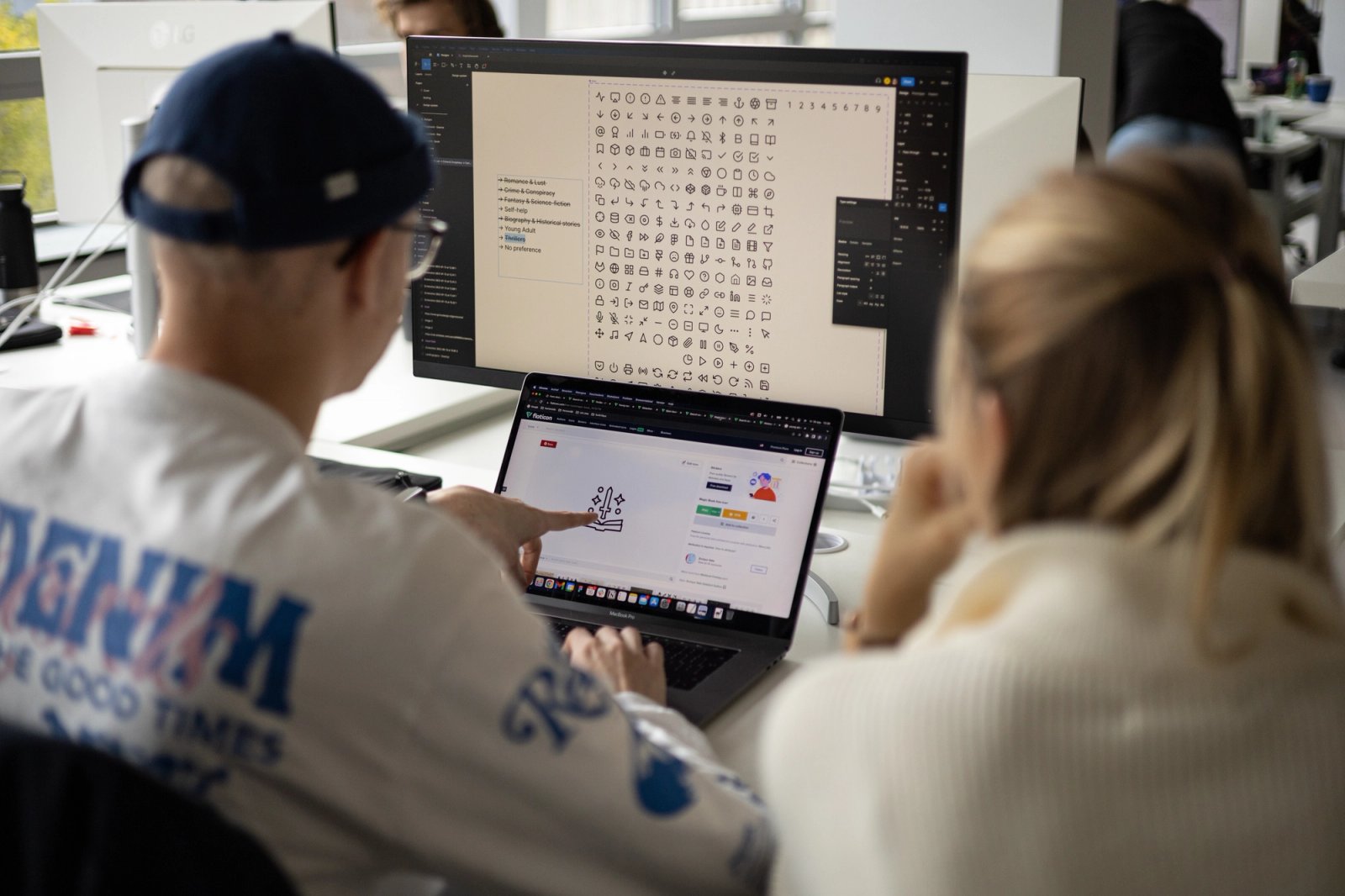 designers voor een scherm