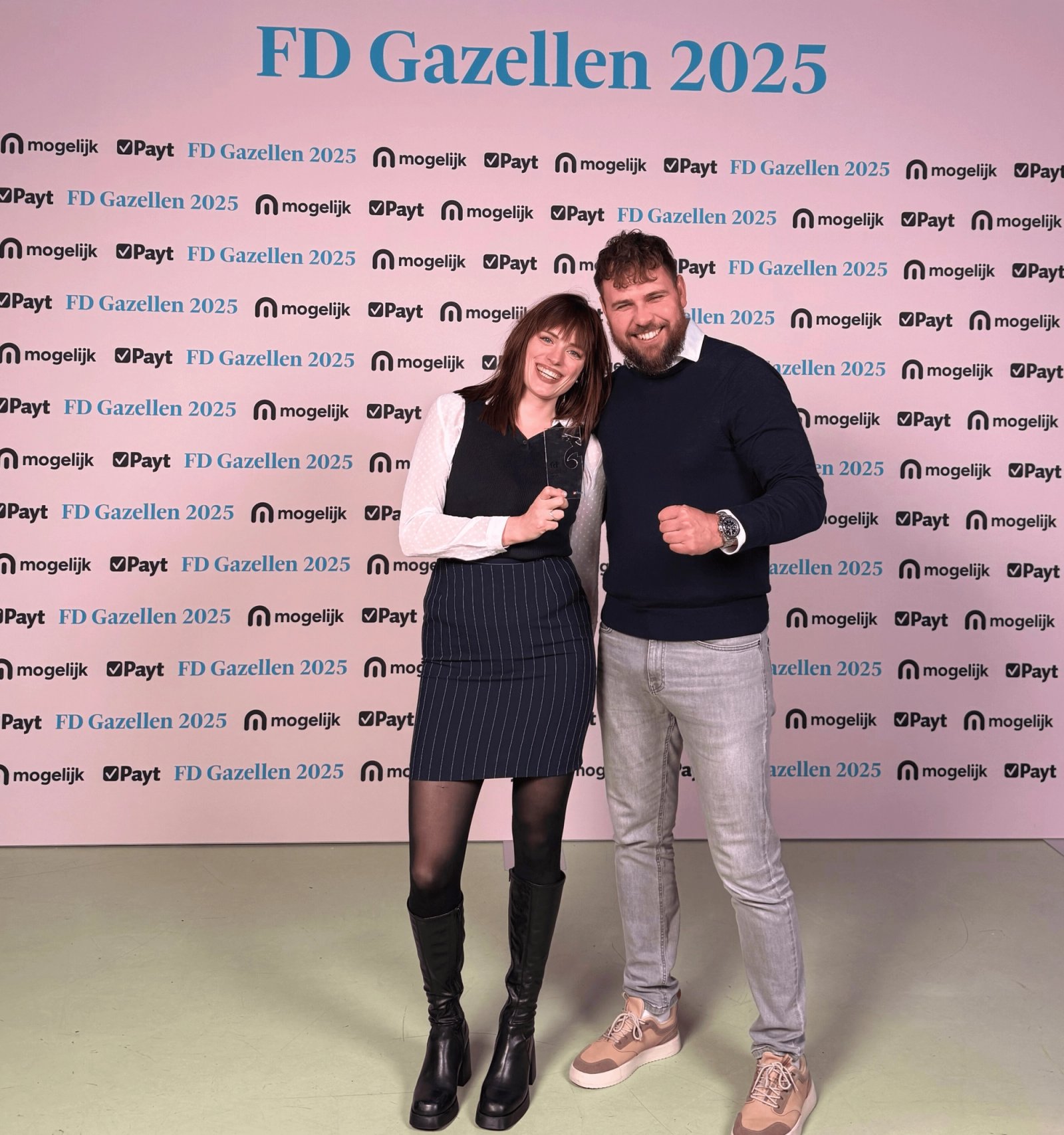 Merel en Wesley op de FD Gazellen Awards 2025 met een prijs in hun hand