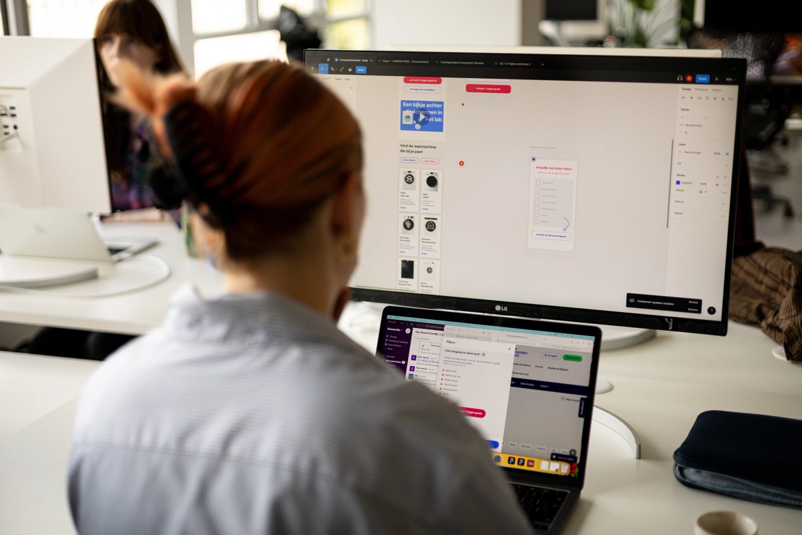UX Designer achter een scherm