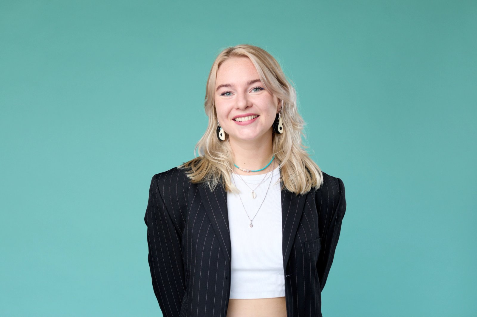 Portet van Shannen met blauwe achtergrond