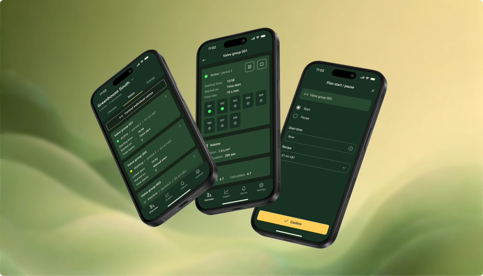 Een afbeelding van drie telefoons met daarin verschillende schermen van de Ridder applicatie