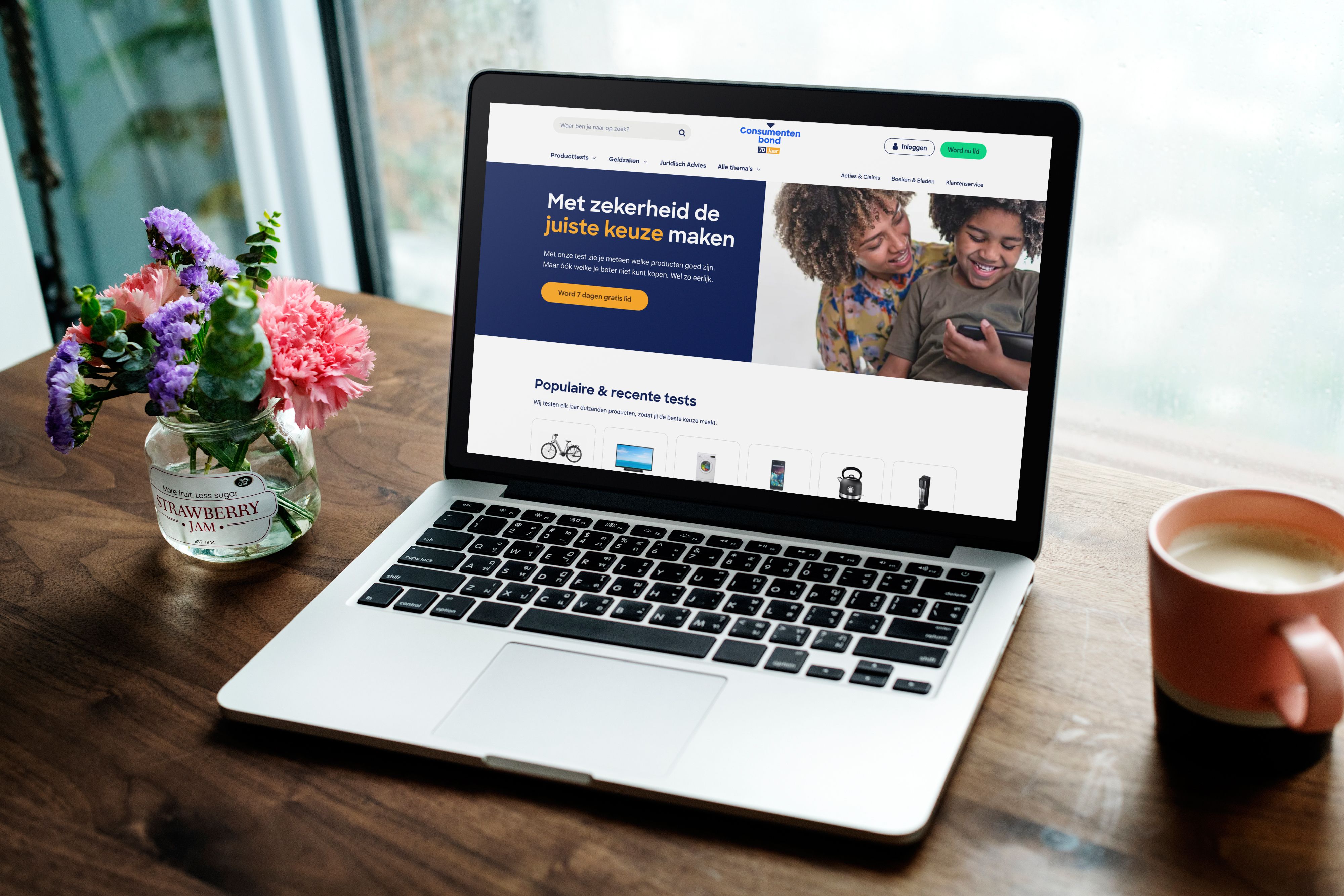 Consumentenbond homepage op een laptop.