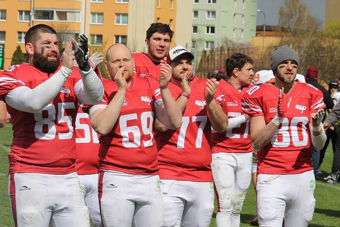 Mamuti v televizním přenose skolili Sígrs