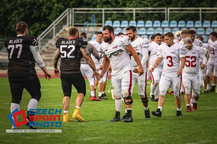Kletba jménem Blades zlomena