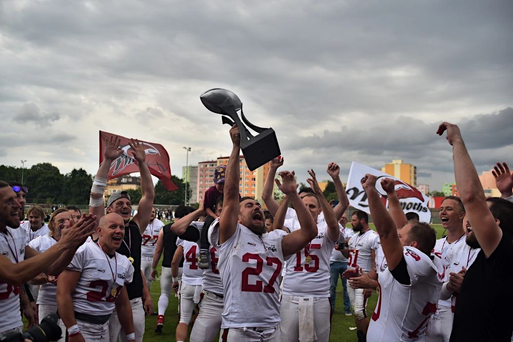 Mammoths vyhráli Silver Bowl a postupují do Paddock ligy
