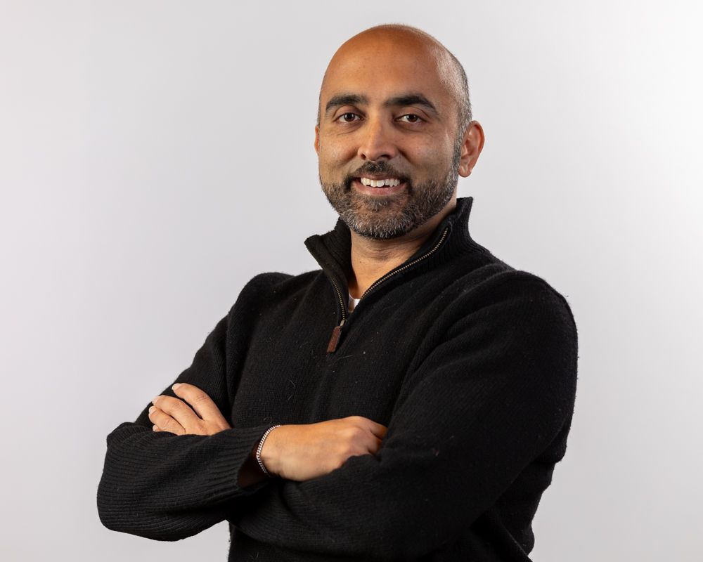 Aaron Ansari headshot