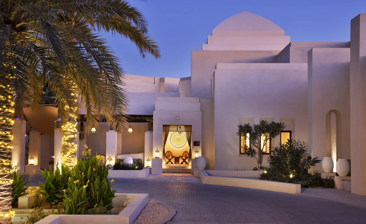 Vacation like a rich bedouin in the Arabian desert — Check this place out