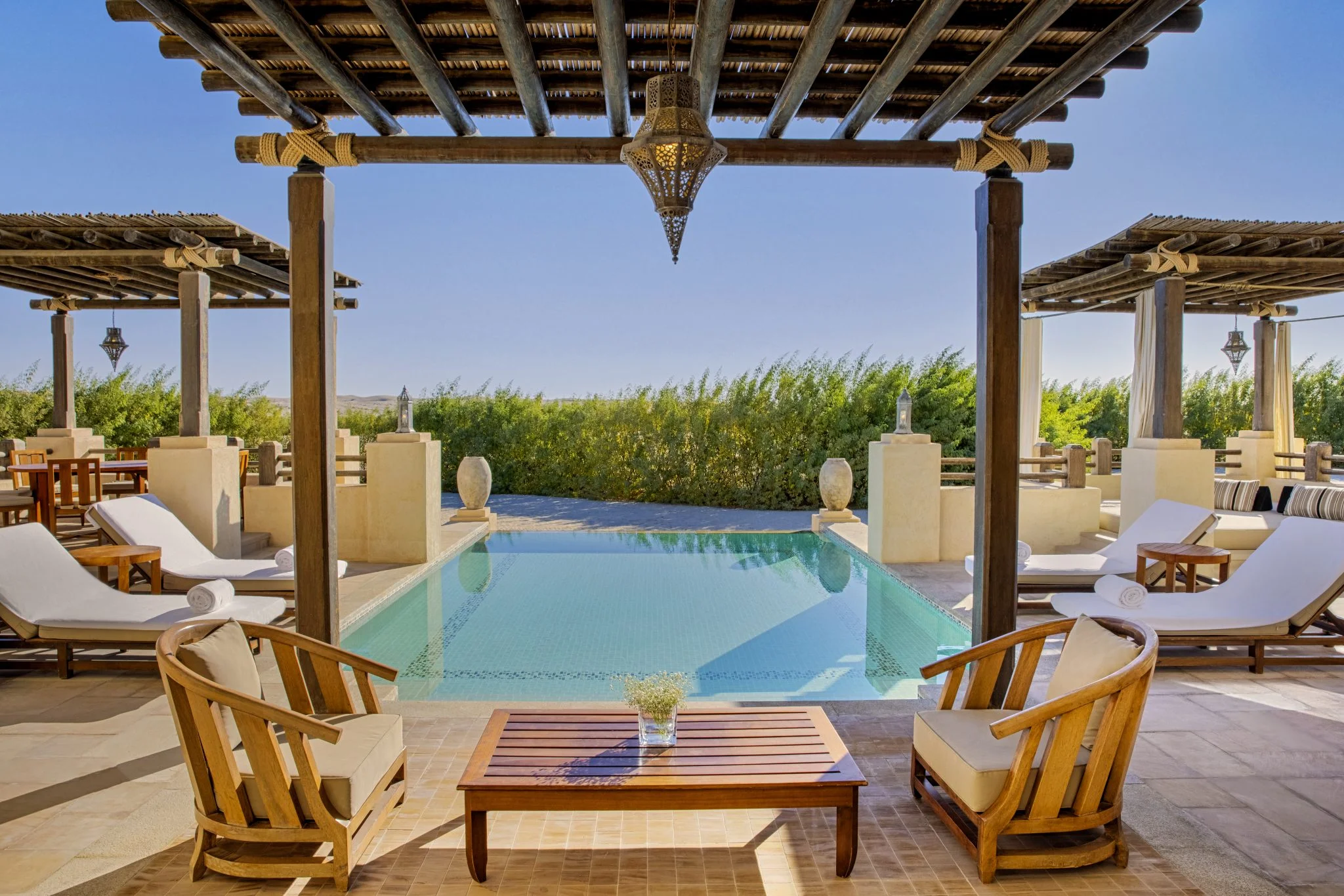 Vacation like a rich bedouin in the Arabian desert — Check this place out