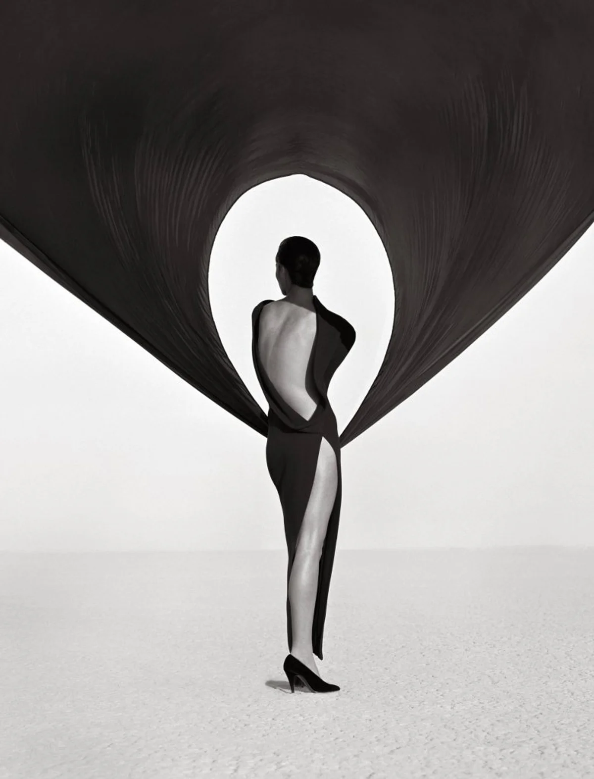 A peek into the Fragile Beauty photo exhibit at Victoria and Albert museum