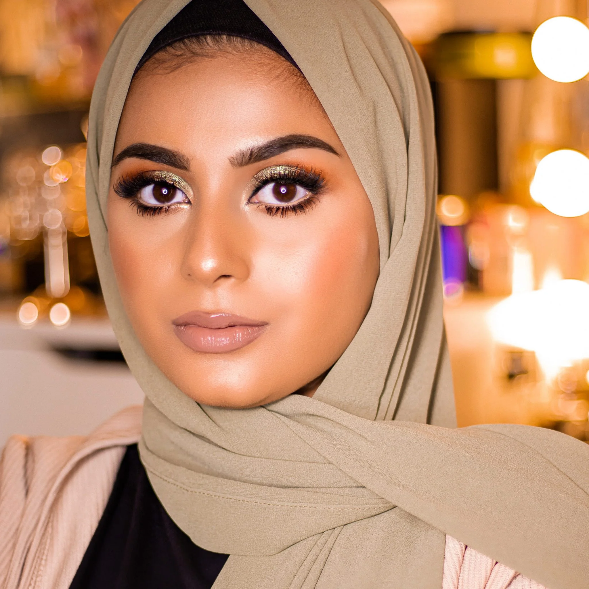 Aliya Fatima : HOW TO FIND THE RIGHT *SOCIAL MEDIA* BALANCE