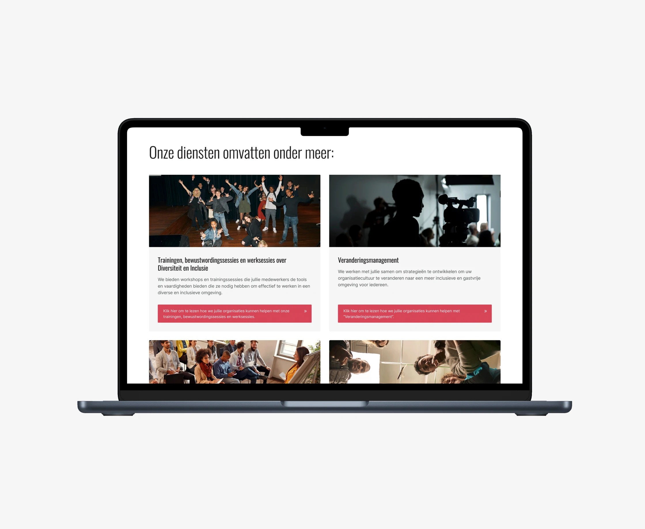 Wedowe services page 'Onze diensten omvatten onder meer' with training and change-management cards on a laptop
