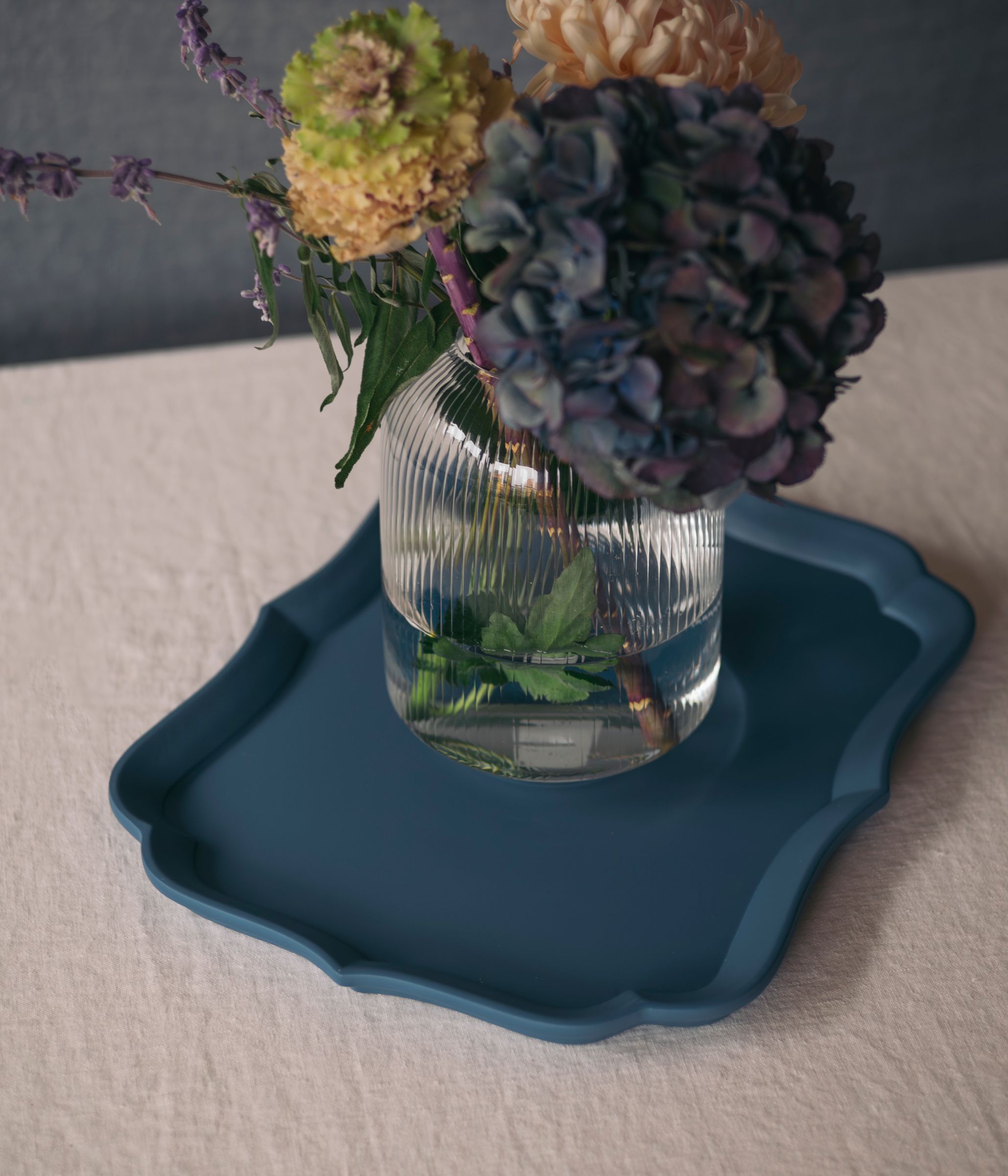 Sara Lacquered Tray in blue with flowers