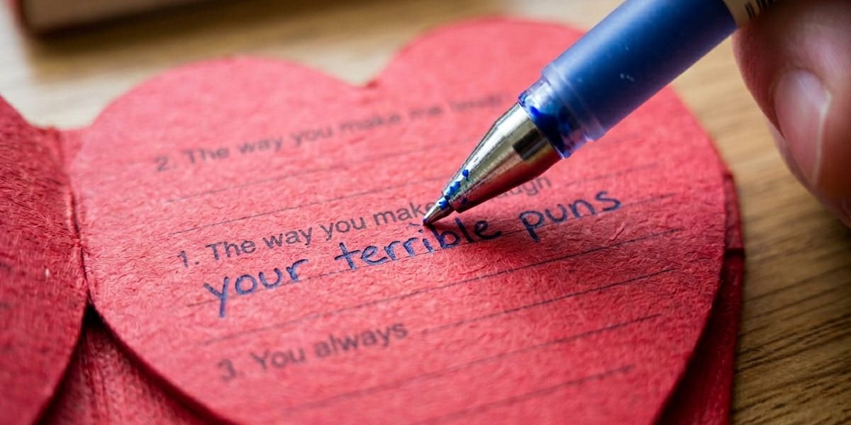 12 Meaningful Romantic Relationship Gifts for Couples to Celebrate Their Story