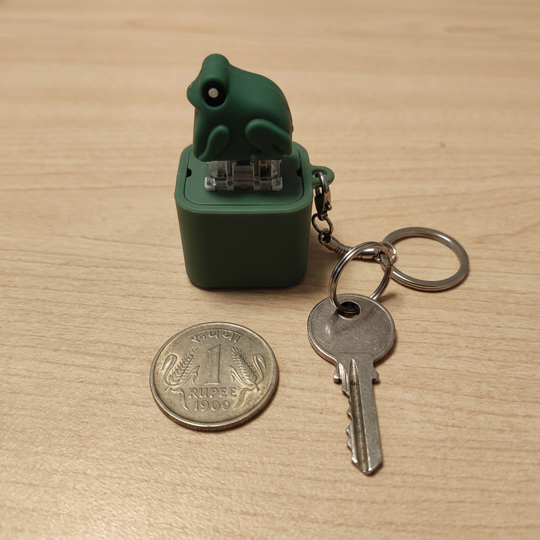Frog Mechanical Keychain with LED Light — view 3