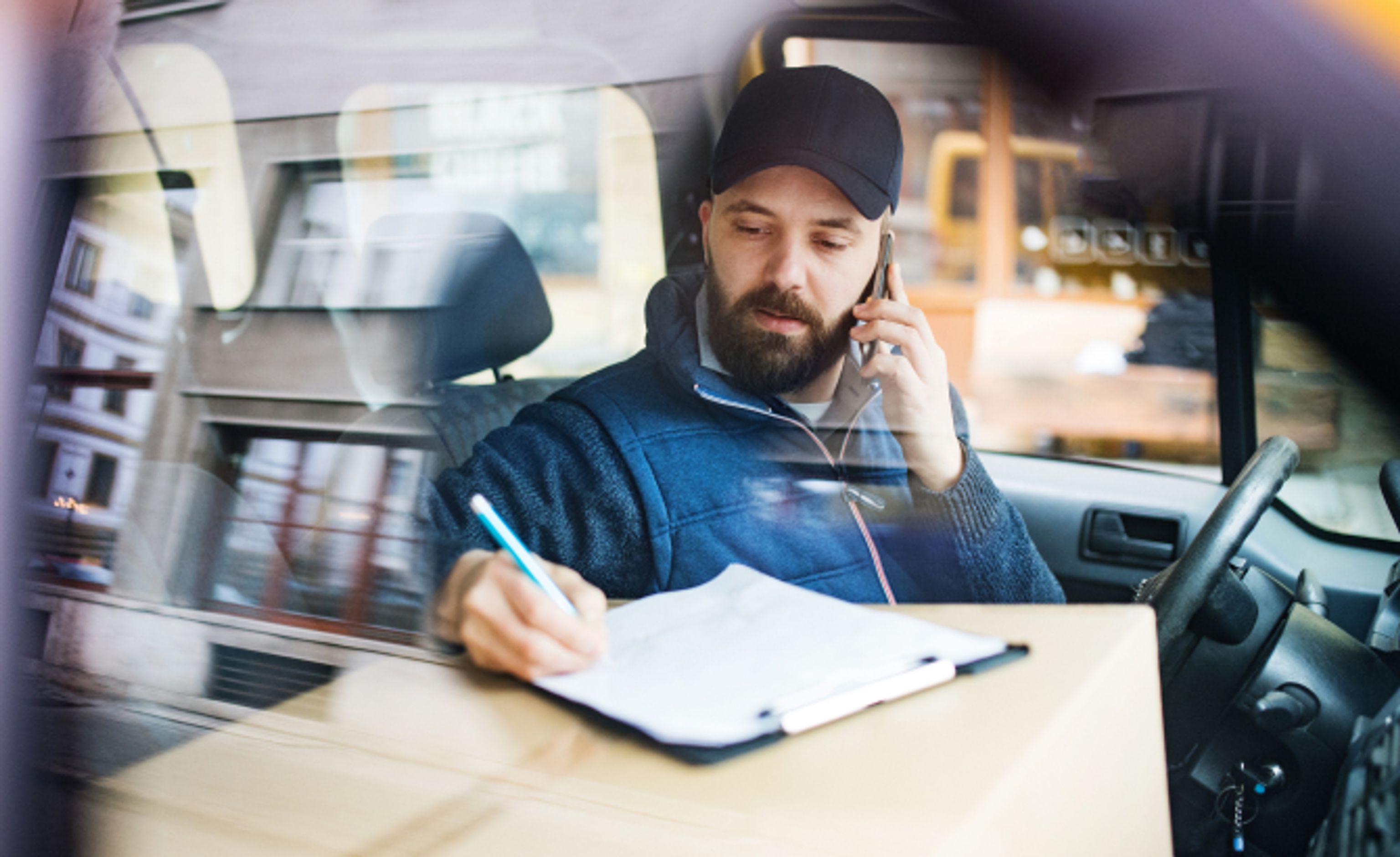 Un technicien sur la route