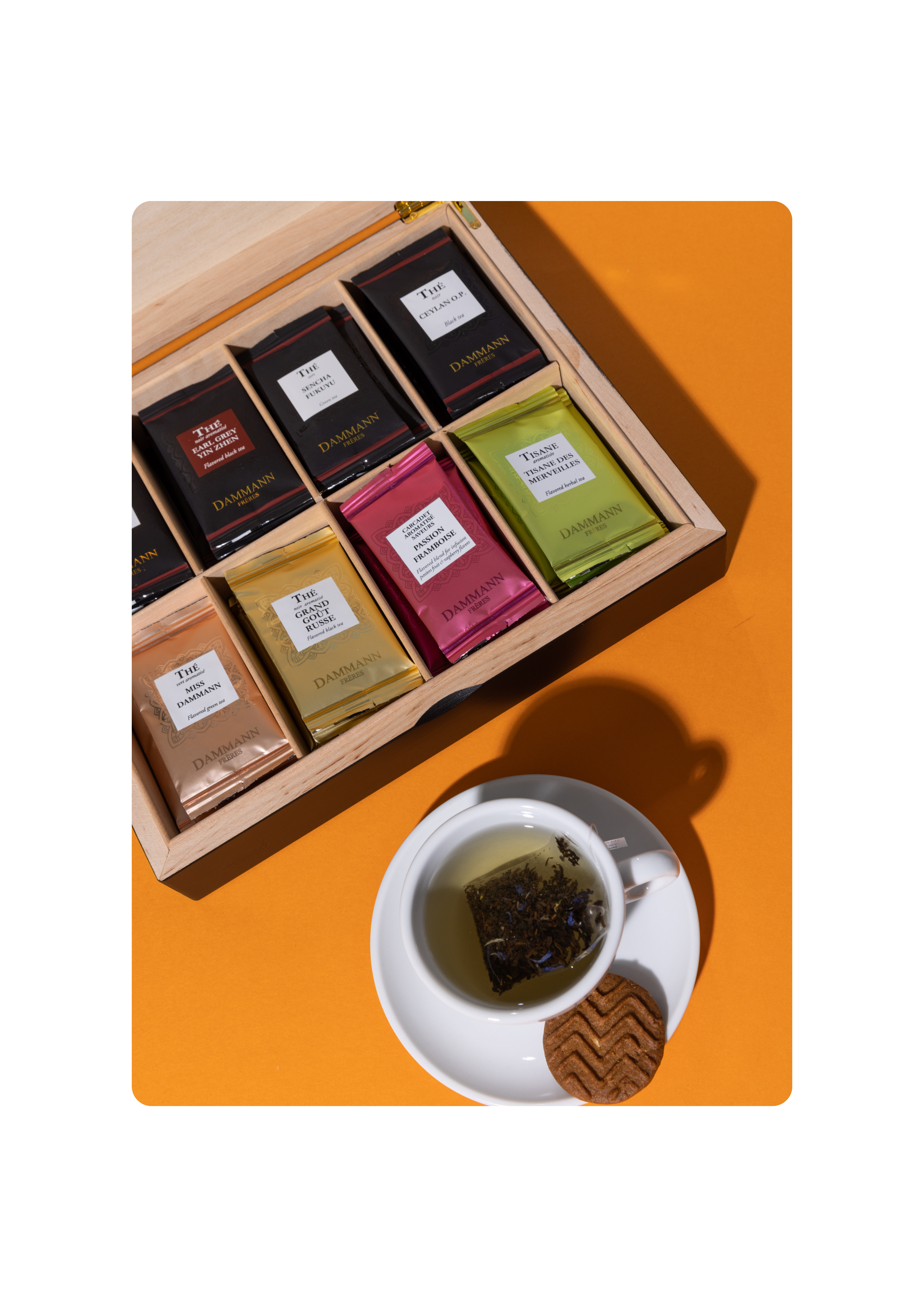 Une boite de thés et tisanes