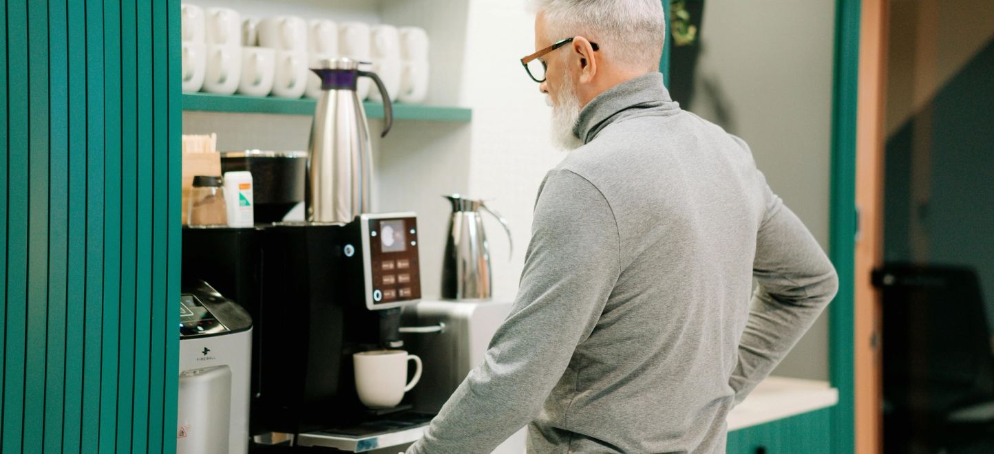 Aménagement pause café dans une salle d'attente