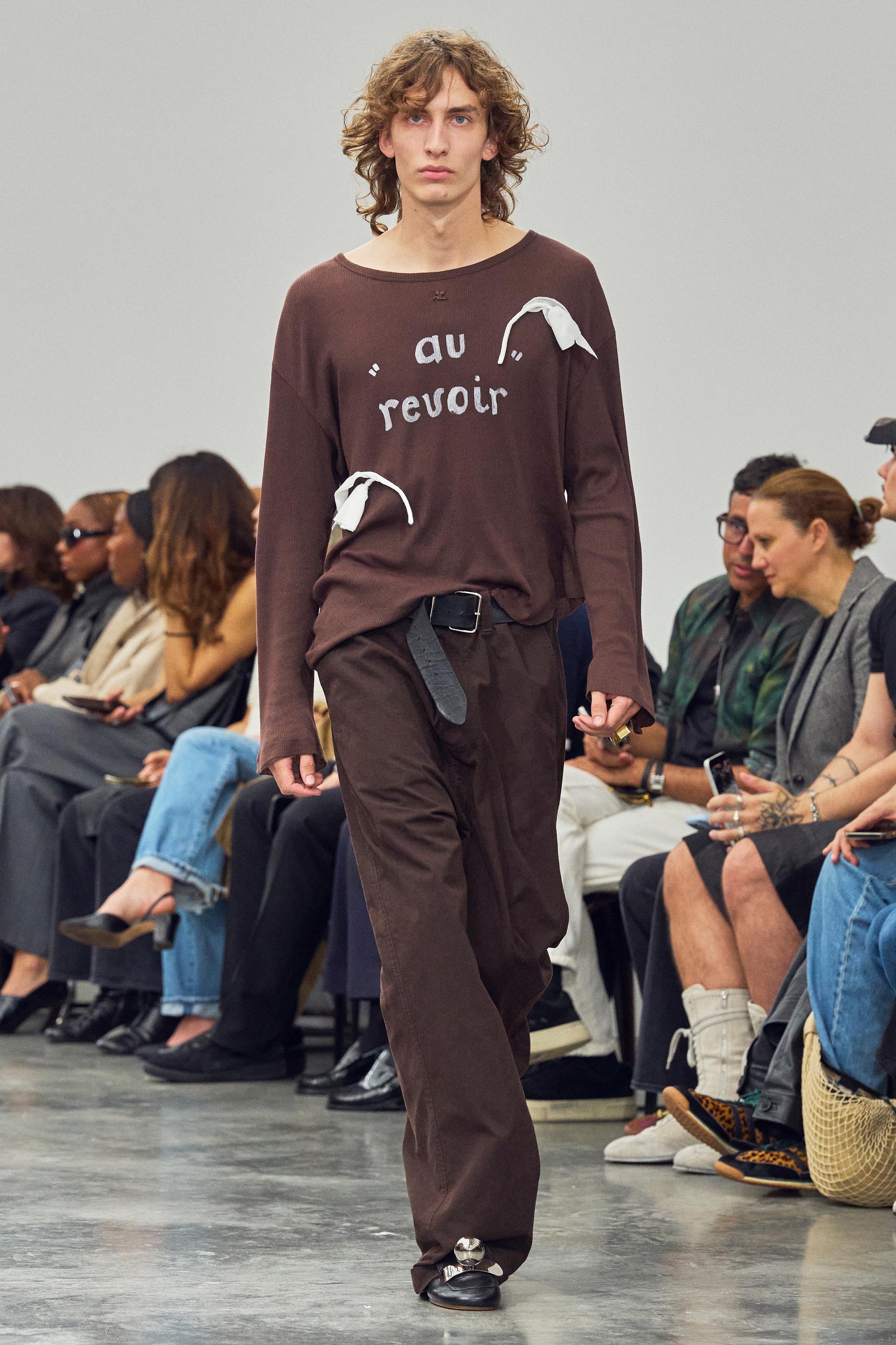 Elegant brown fashion look with 'Au revoir' slogan, stylish and suitable for Courrèges shop.