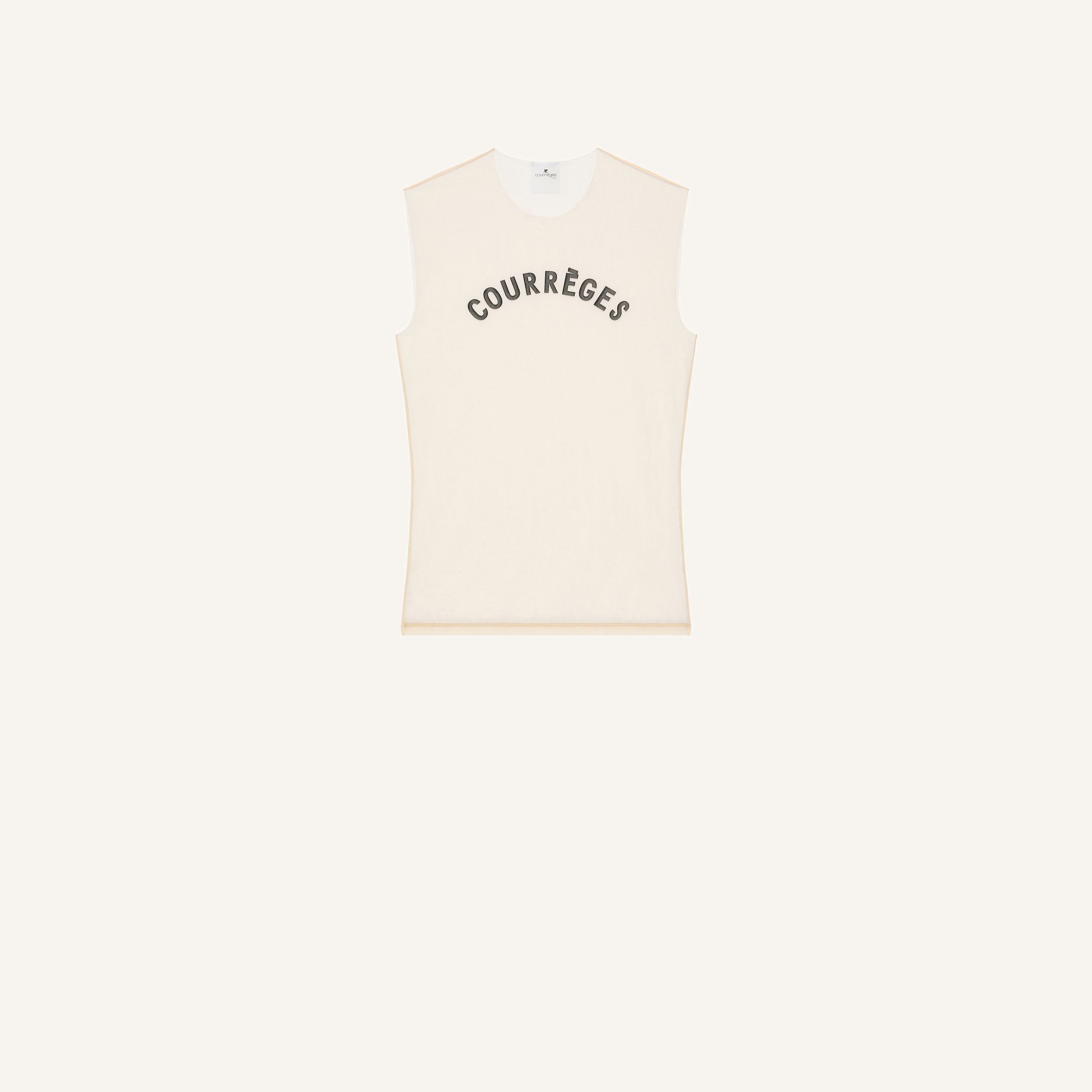 Haut blanc sans manches avec logo 'Courrèges', évoquant une mode moderne sur un site e-commerce.