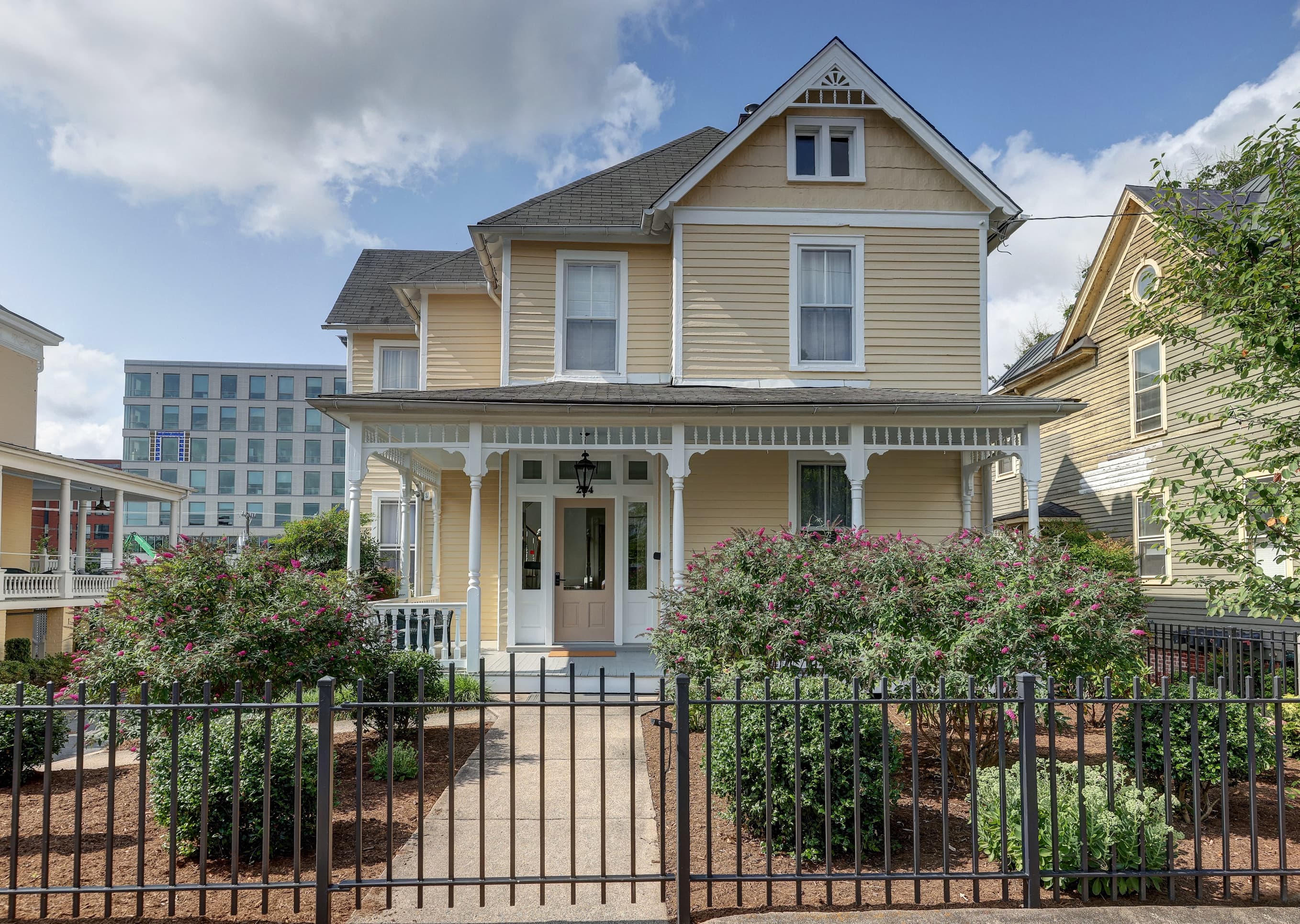The Cottage at 204 South Street