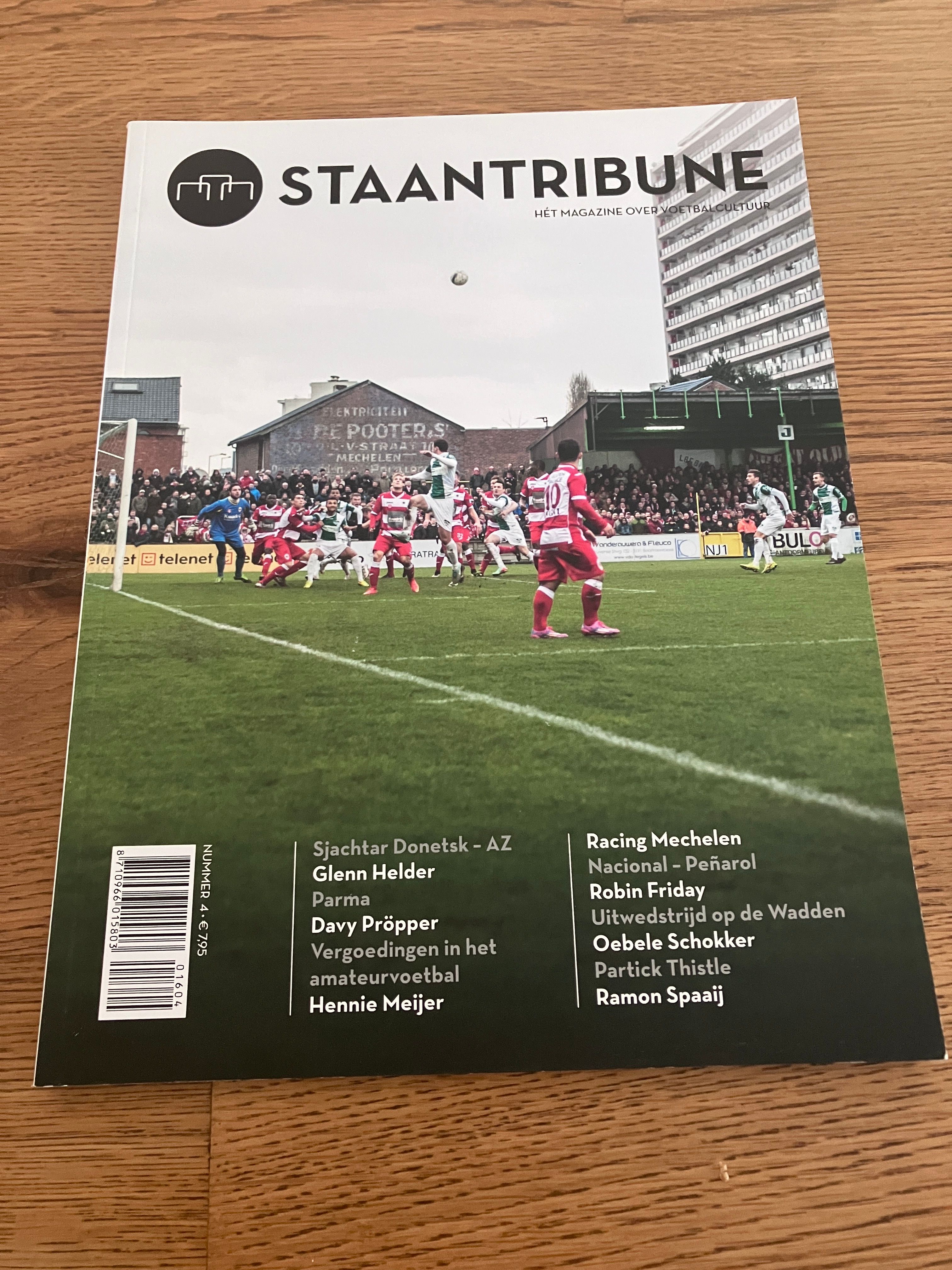 Staantribune 4