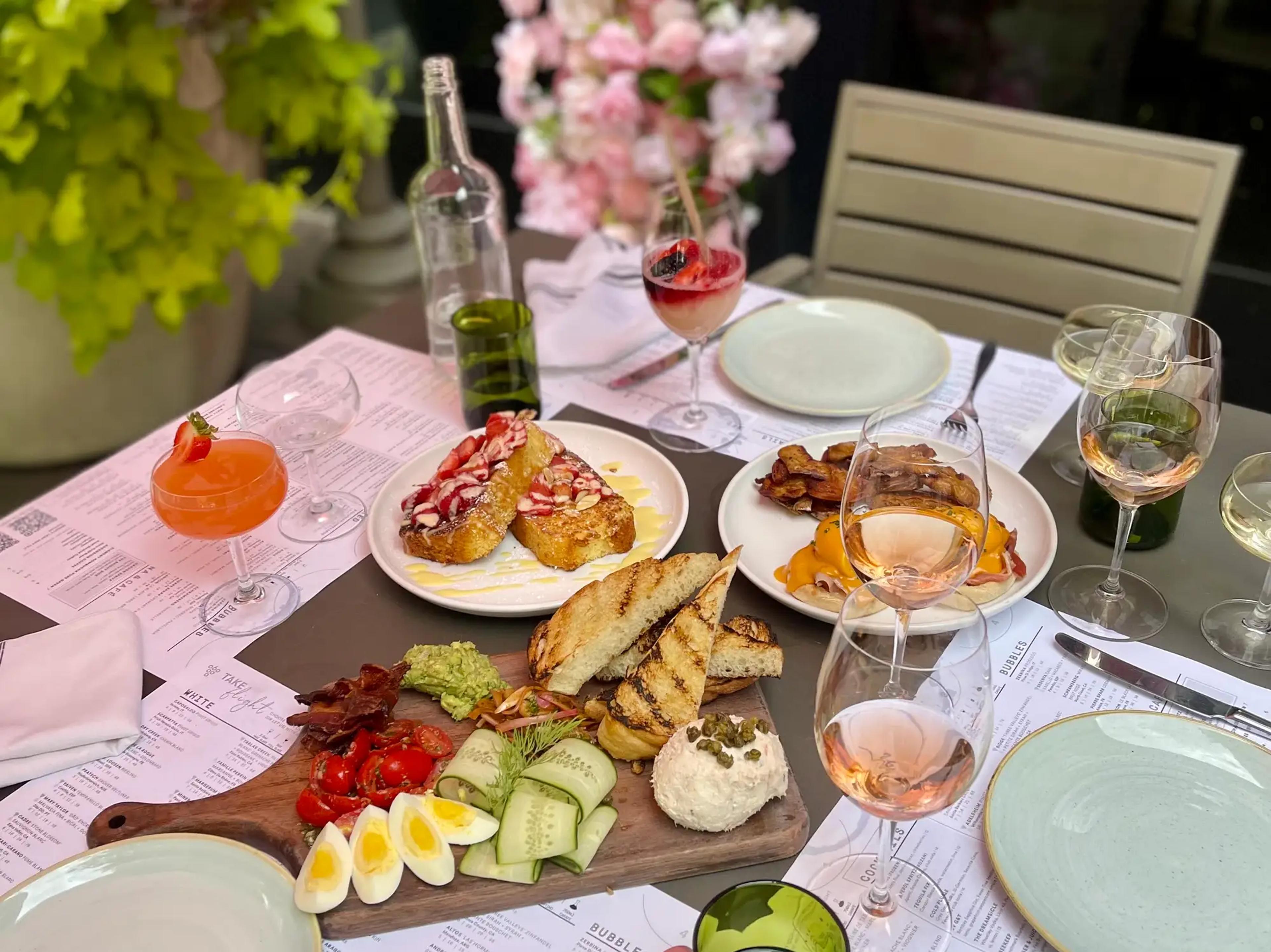 Brunch, Rosé, Bachelorette, Weekend