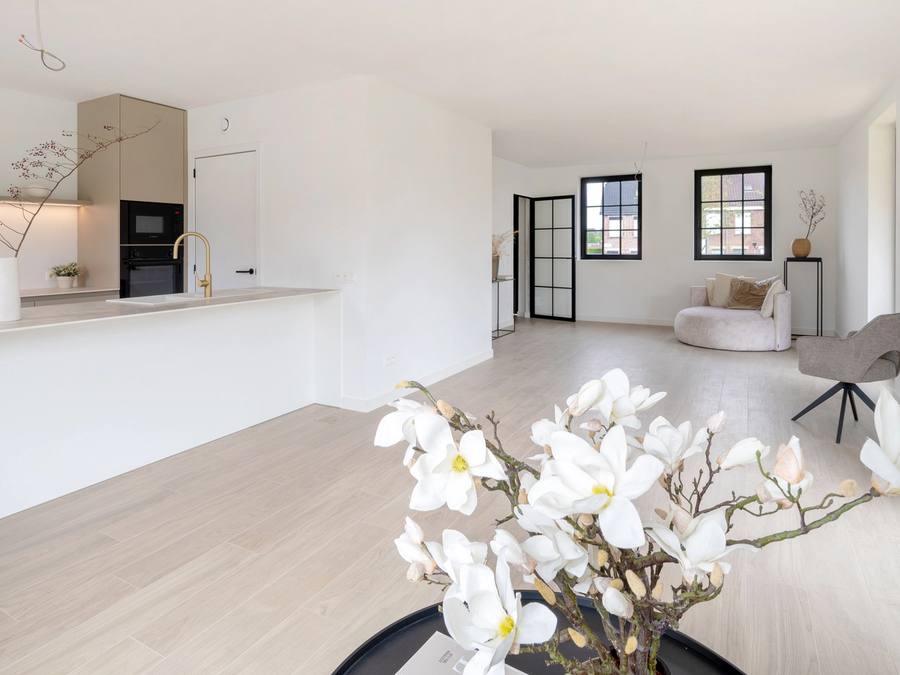 Ontdek deze knappe nieuwbouwwoning op een mooie locatie…