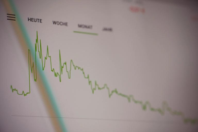 Time in the Market vs. Timing the market: Key differences Explained - vantar.co