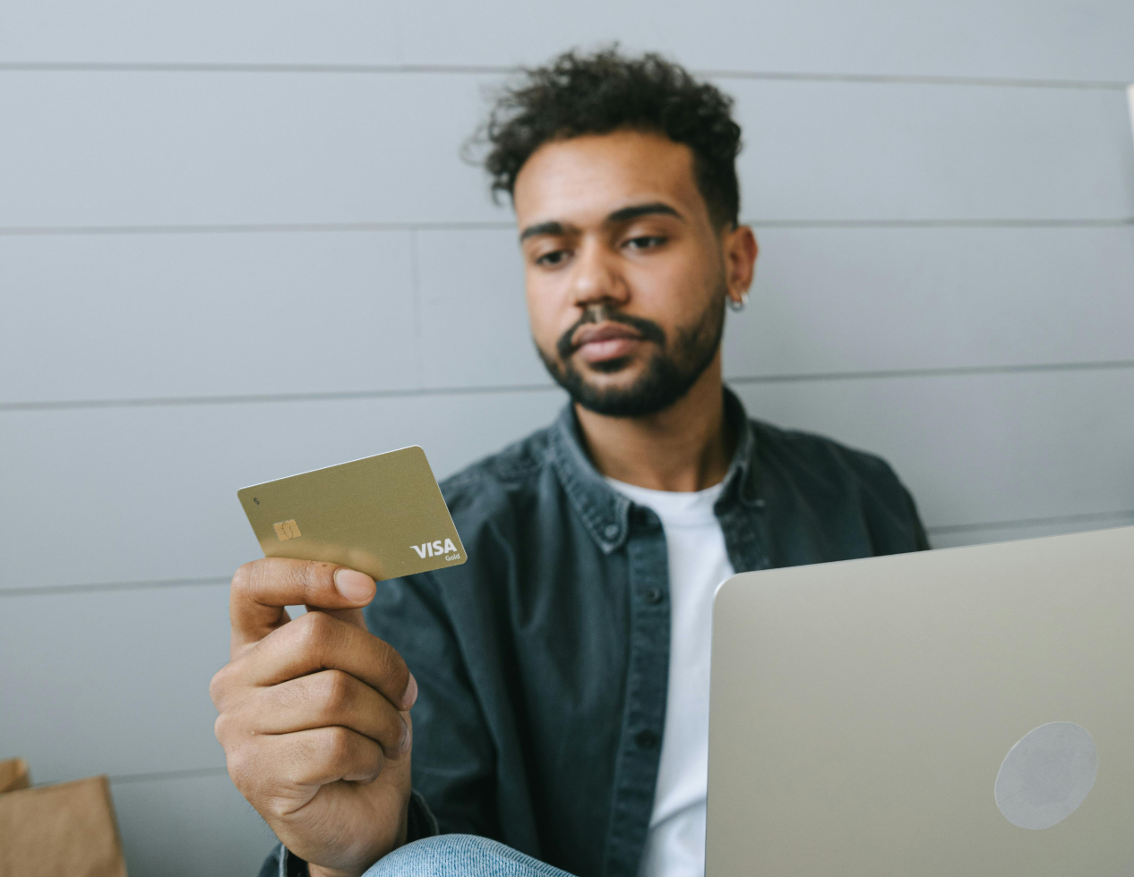 An Online Shopper looking at Visa Card, considering a Chargeback Dispute