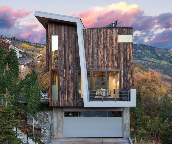 A Dazzling Hillside Abode We Can’t Stop Thinking About