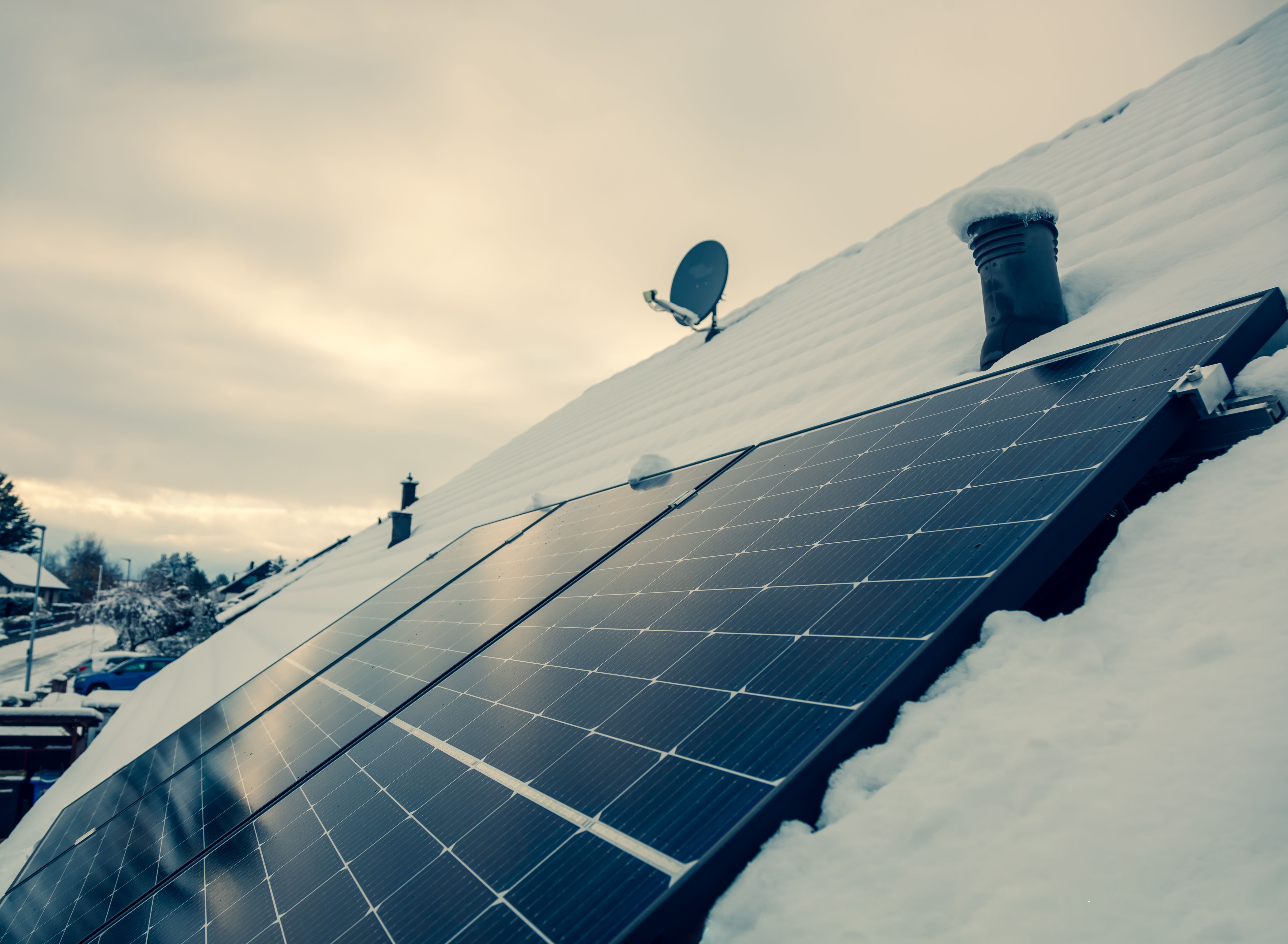 Bilde av et tak med solceller