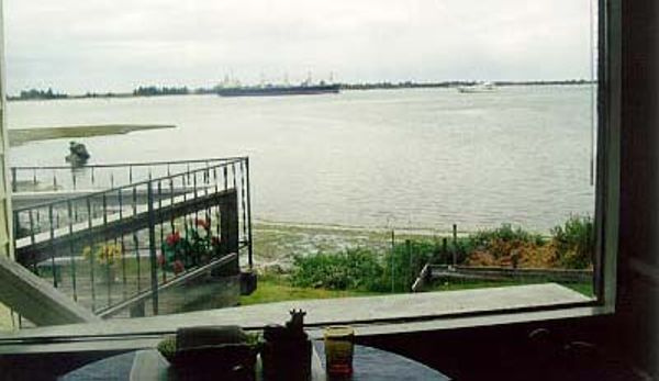 Bay Breeze Vacation Home on Coos Bay, OR