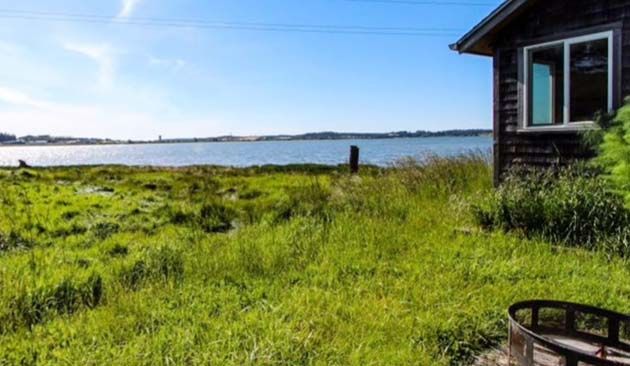 Bayview Cottage in North Bend, OR