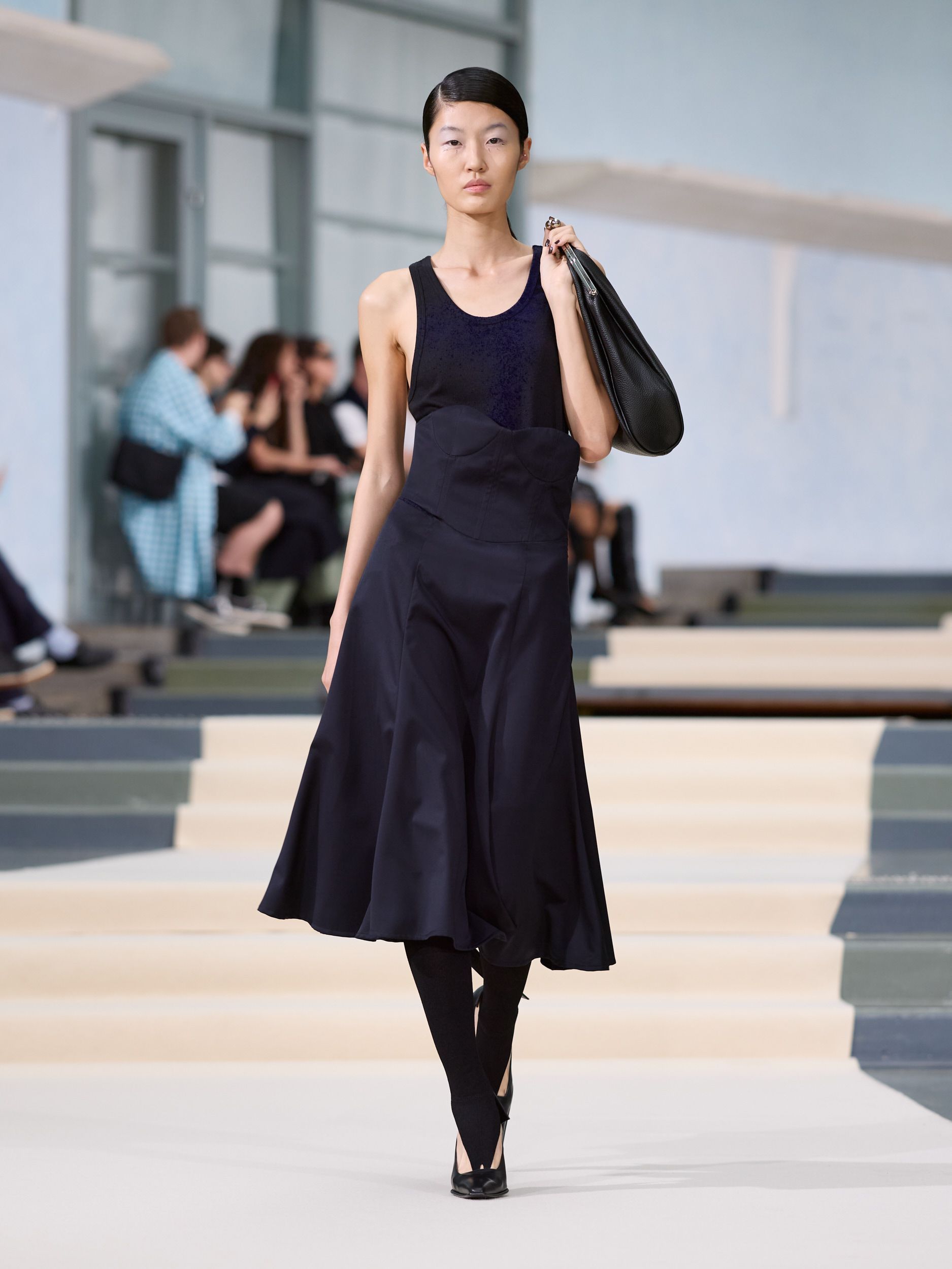 LOOK 18