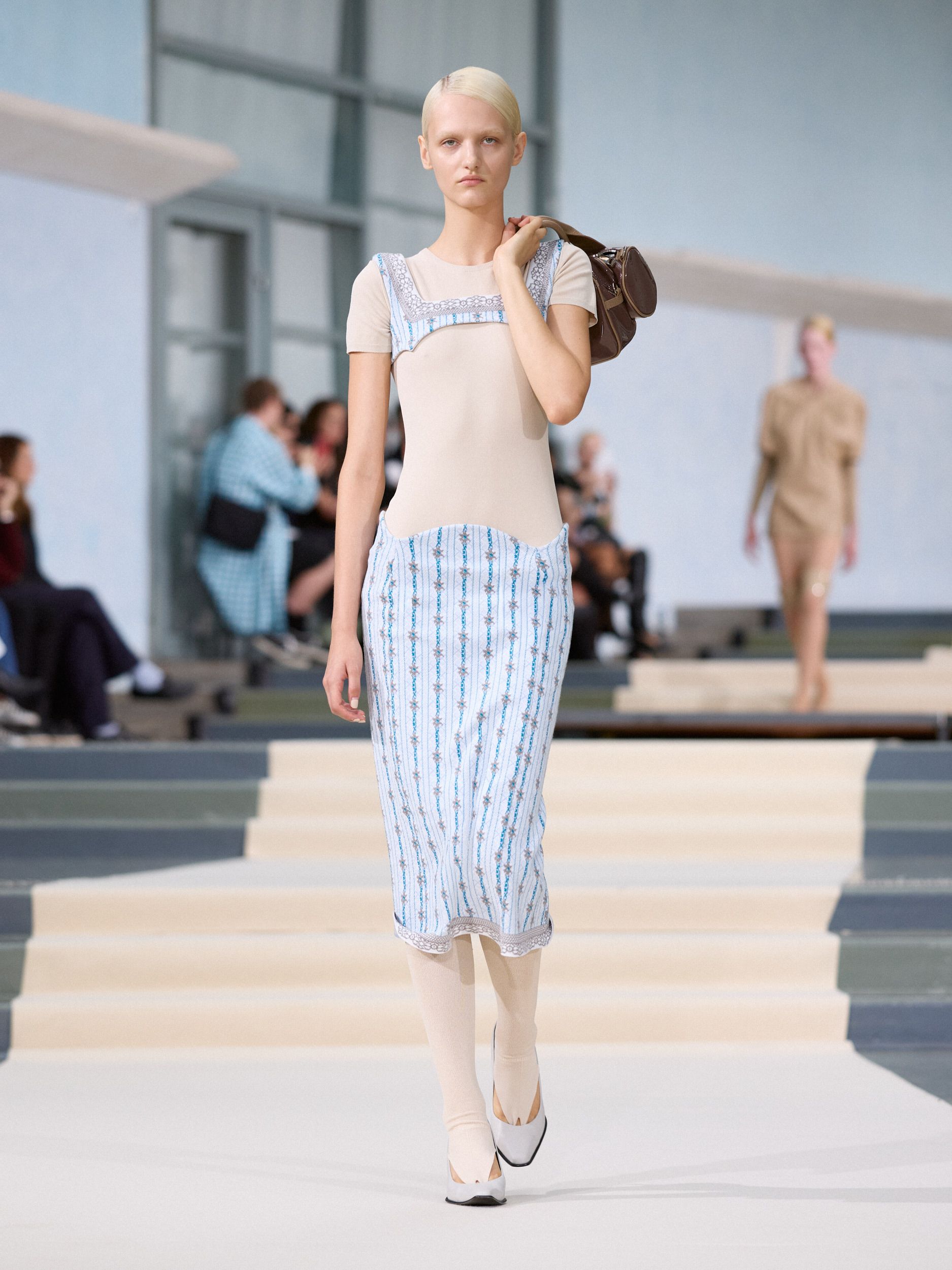 LOOK 08