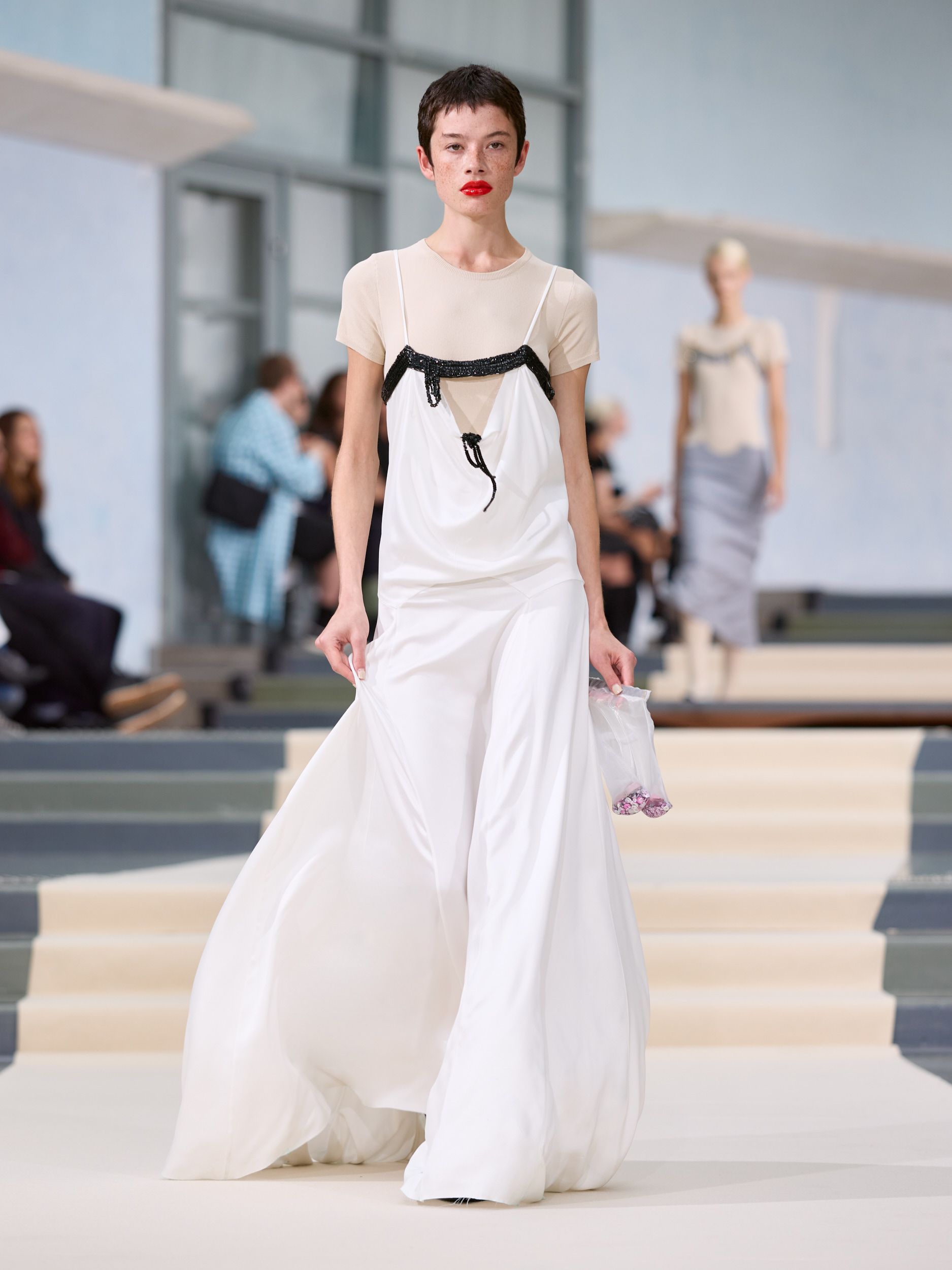 LOOK 37
