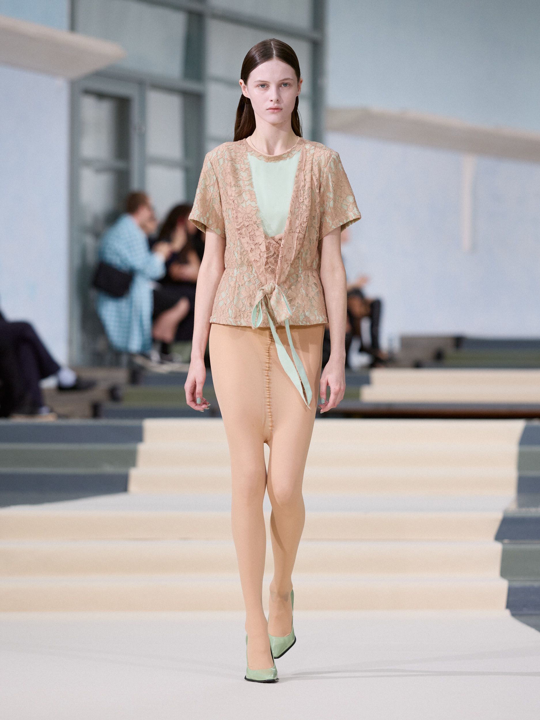 LOOK 11