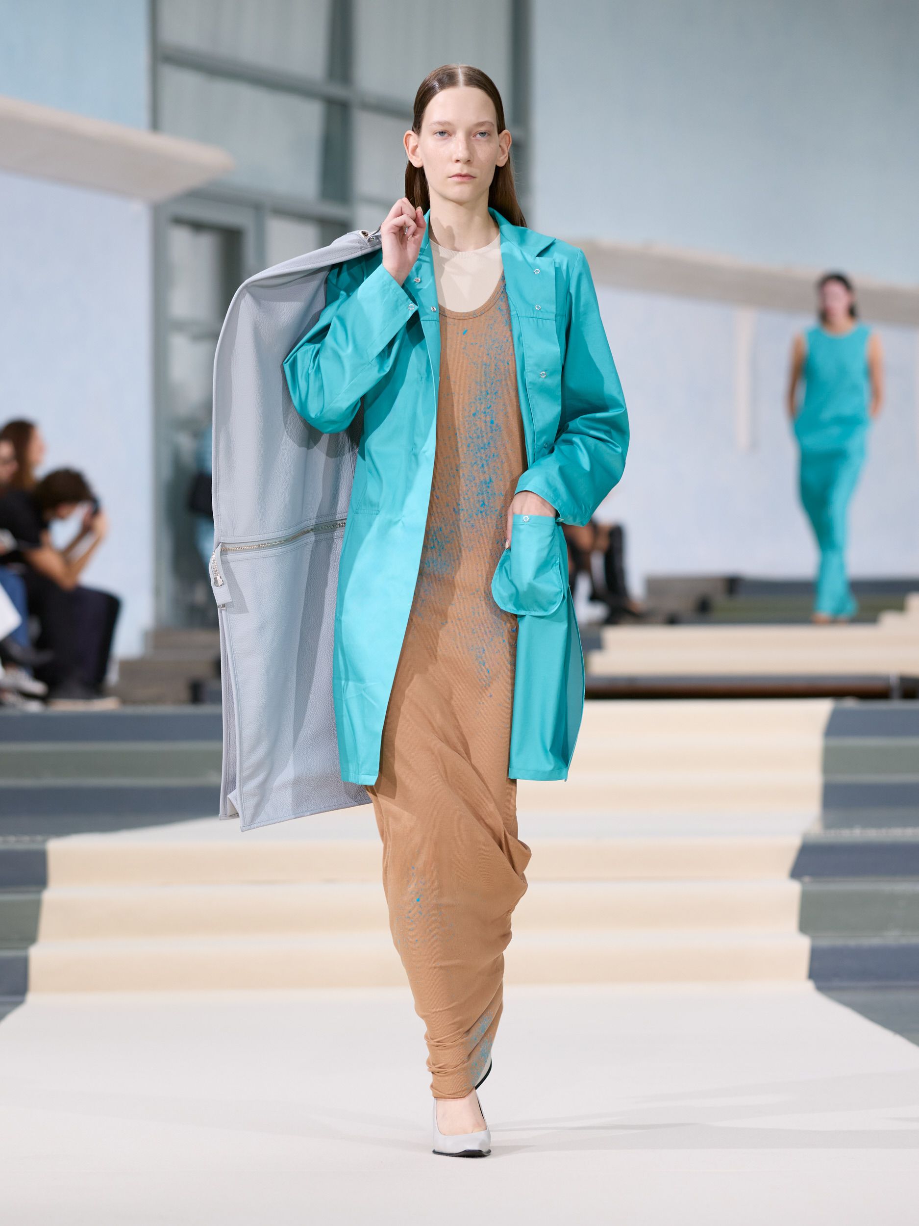 LOOK 22
