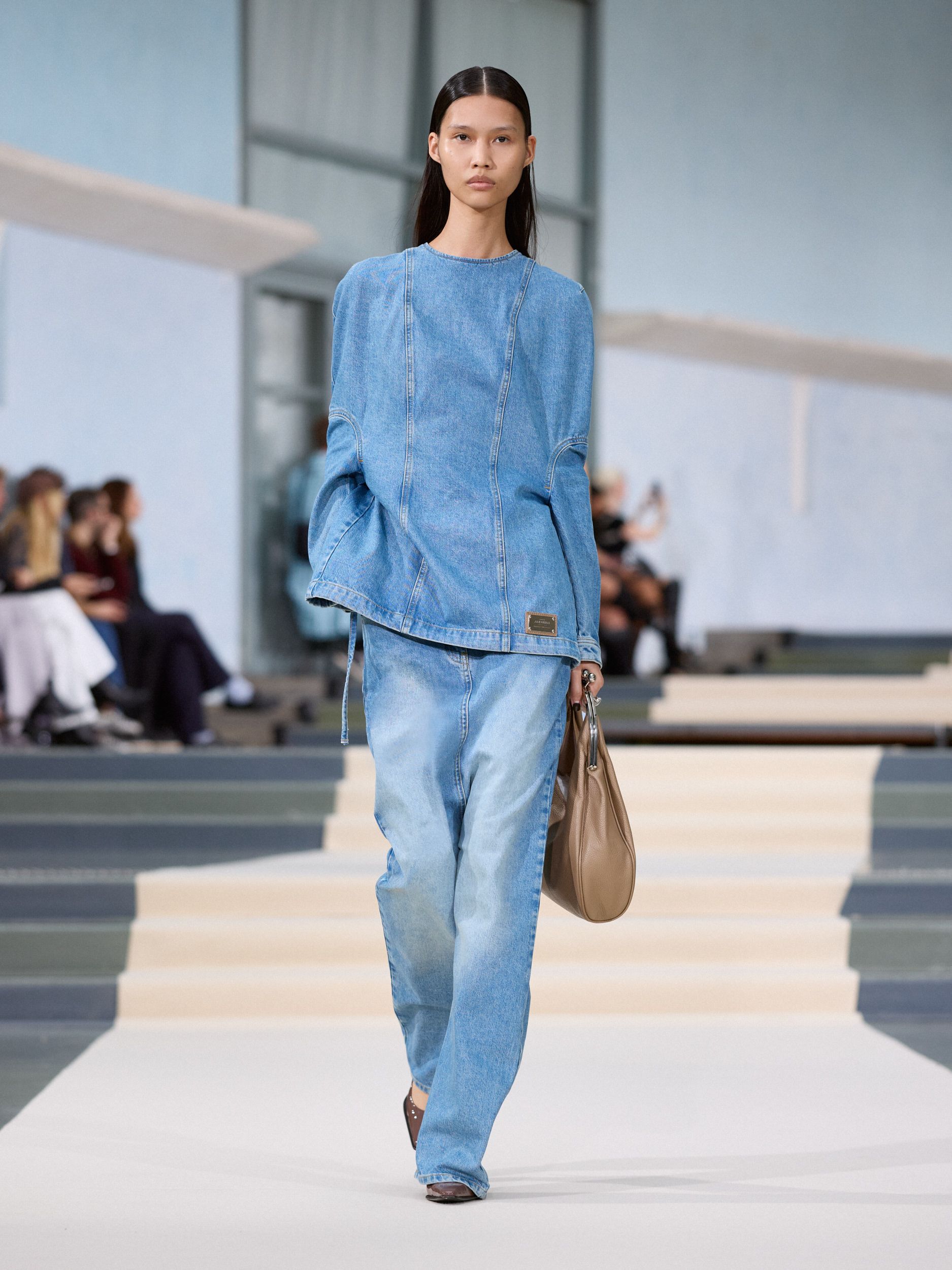 LOOK 06