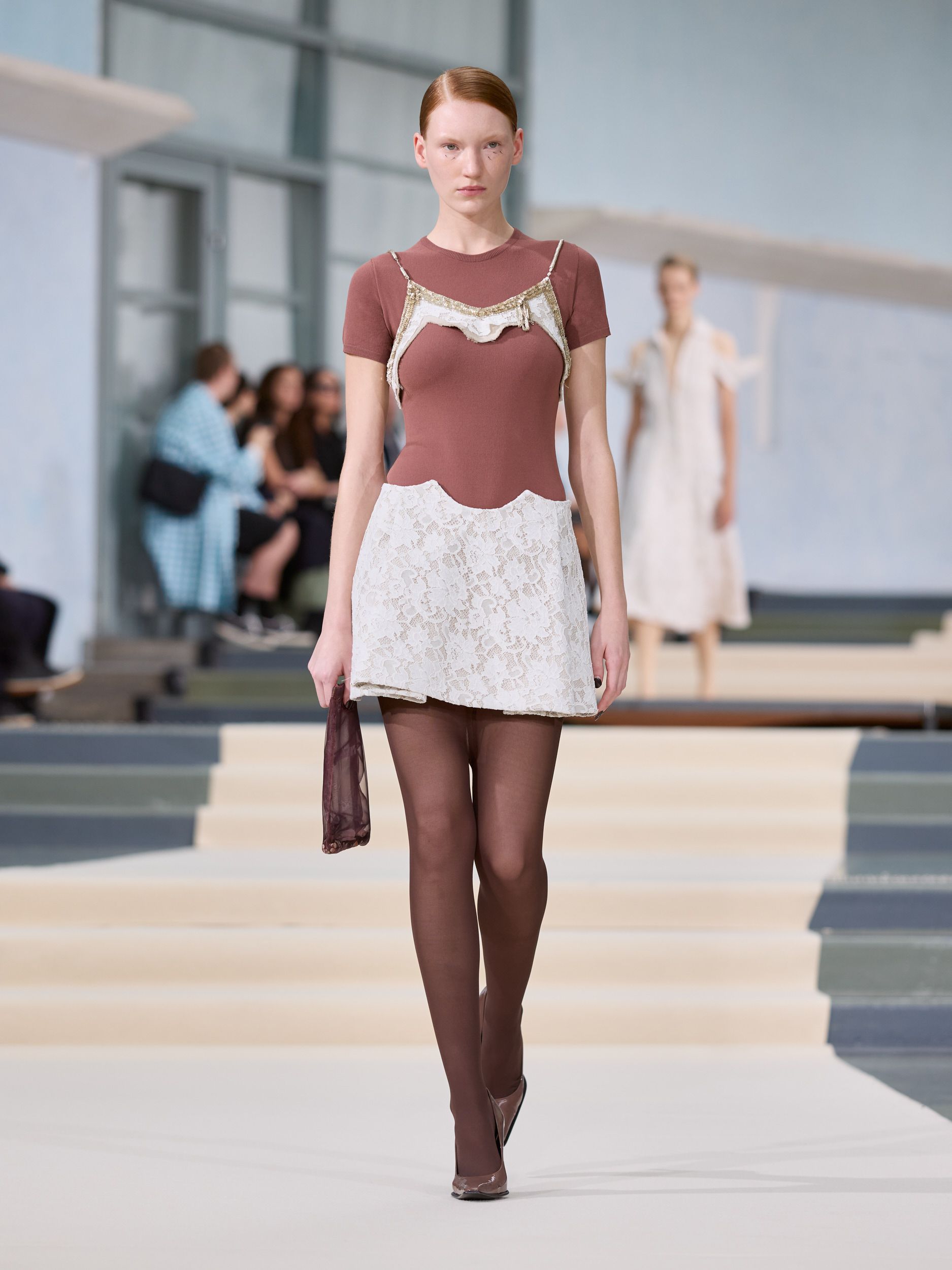 LOOK 27